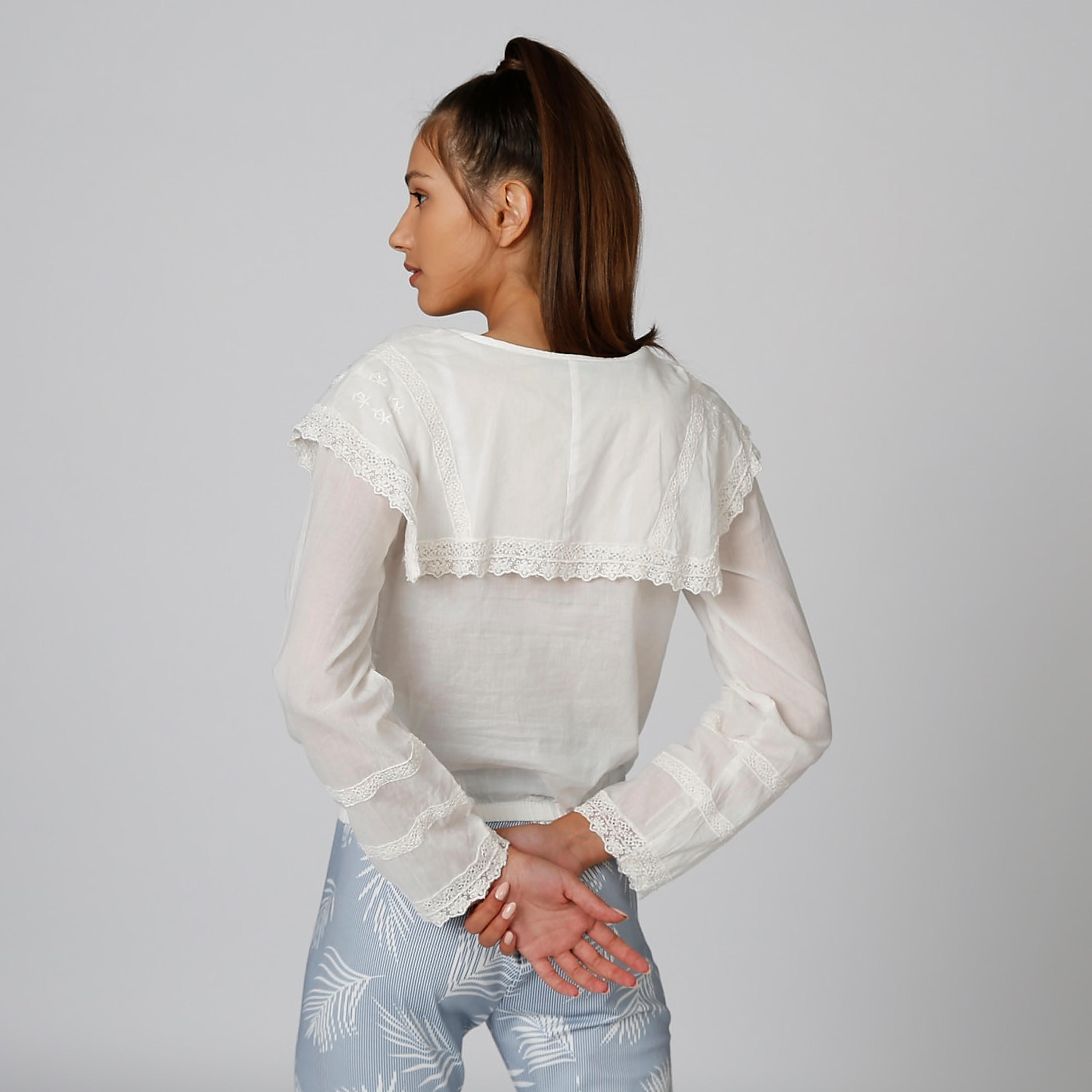 قميص بياقة V وأكمام طويلة وتفاصيل دانتيل-women-clothing-shirtsandblouses-shirts-image-2