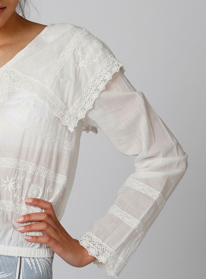 قميص بياقة V وأكمام طويلة وتفاصيل دانتيل-women-clothing-shirtsandblouses-shirts-image-4