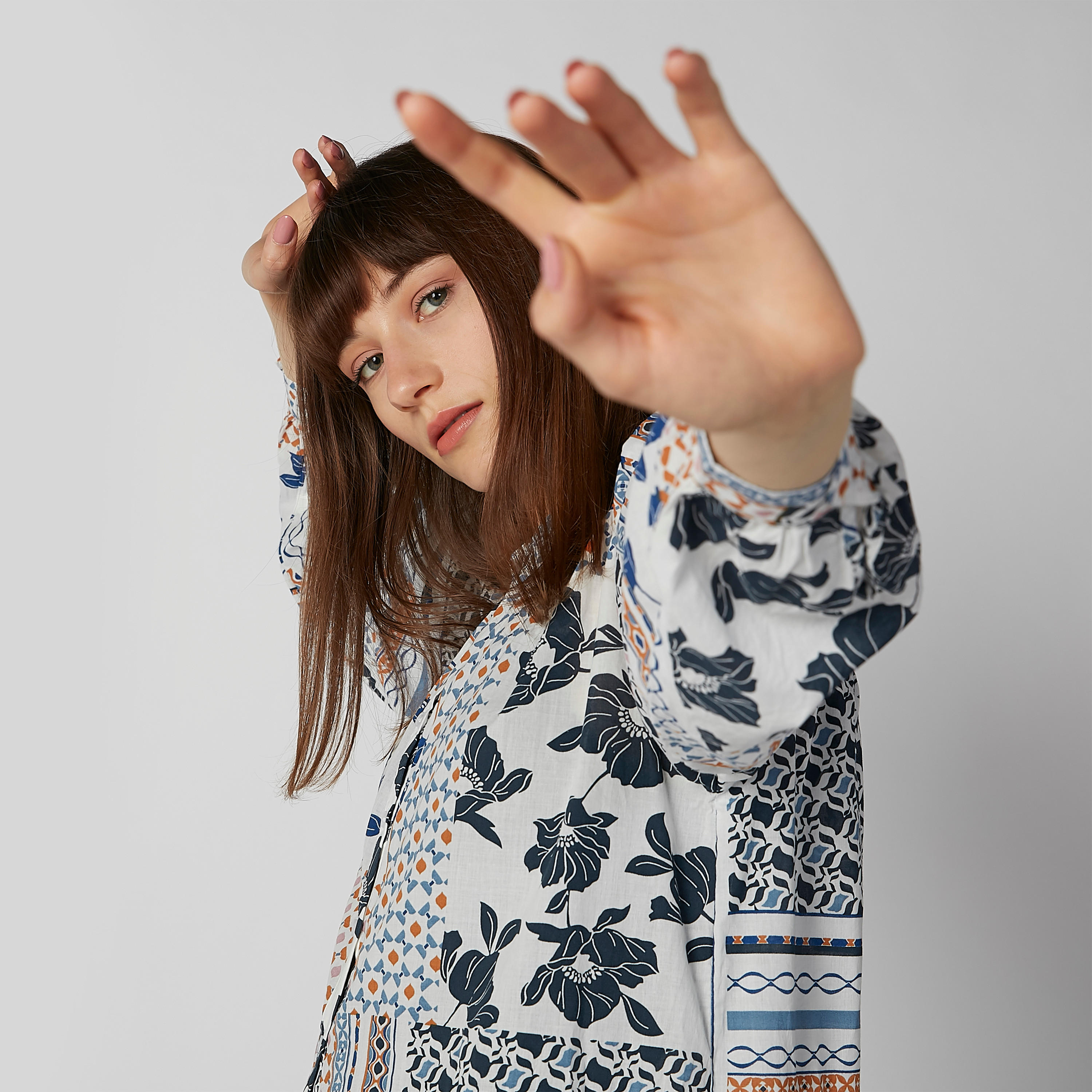 تونيك بياقة مستديرة وأكمام طويلة وطبعات-women-clothing-shirtsandblouses-blouses-image-2