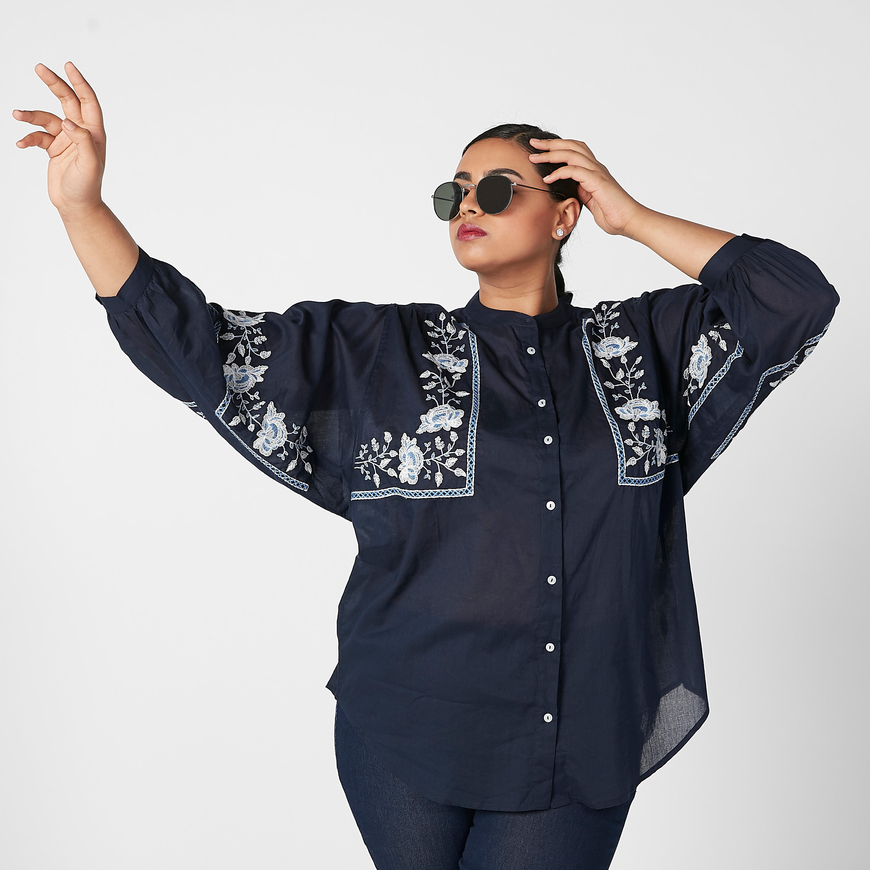 قميص مطرّز بياقة ماندارين وأكمام 3/4-women-clothing-shirtsandblouses-blouses-image-1