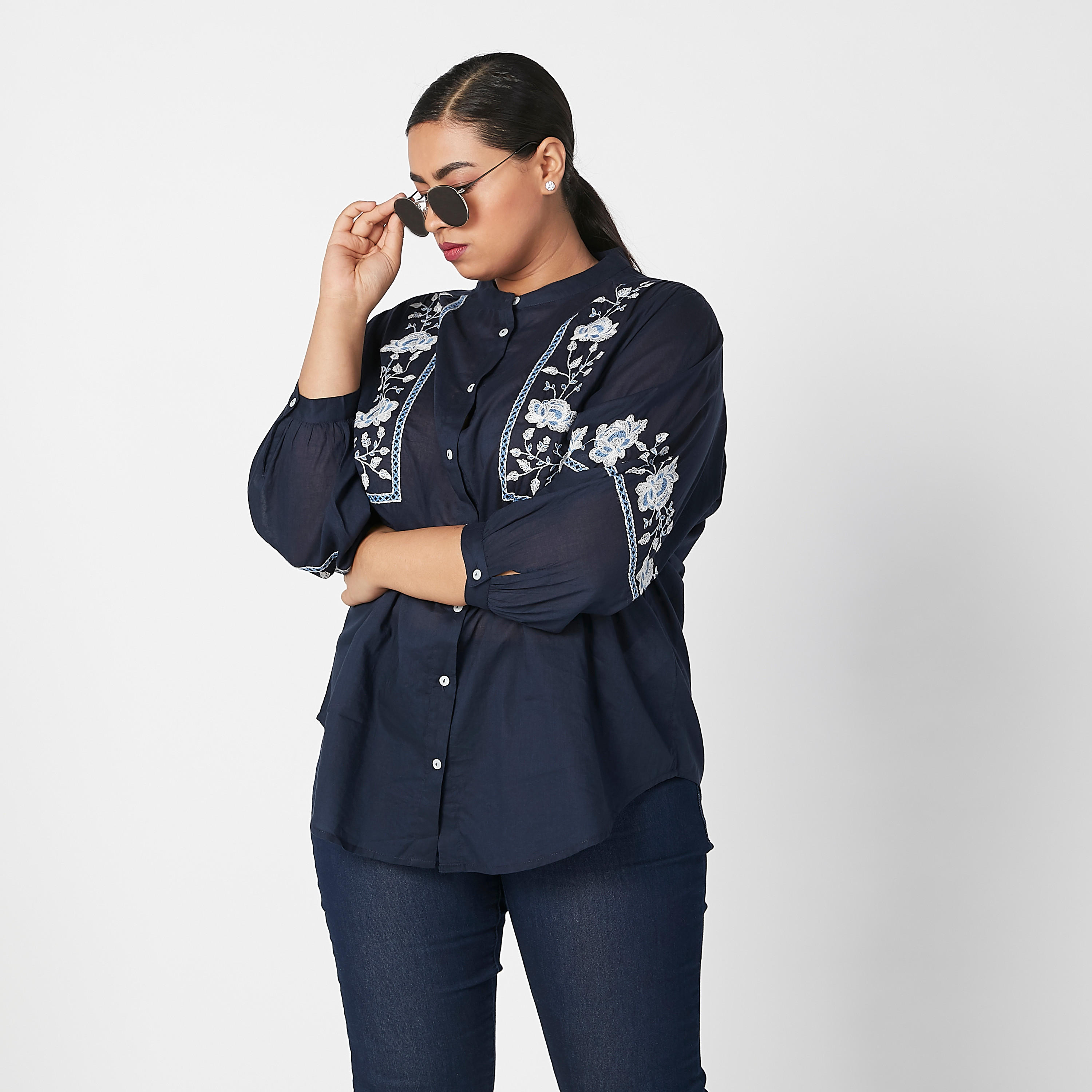 قميص مطرّز بياقة ماندارين وأكمام 3/4-women-clothing-shirtsandblouses-blouses-image-2