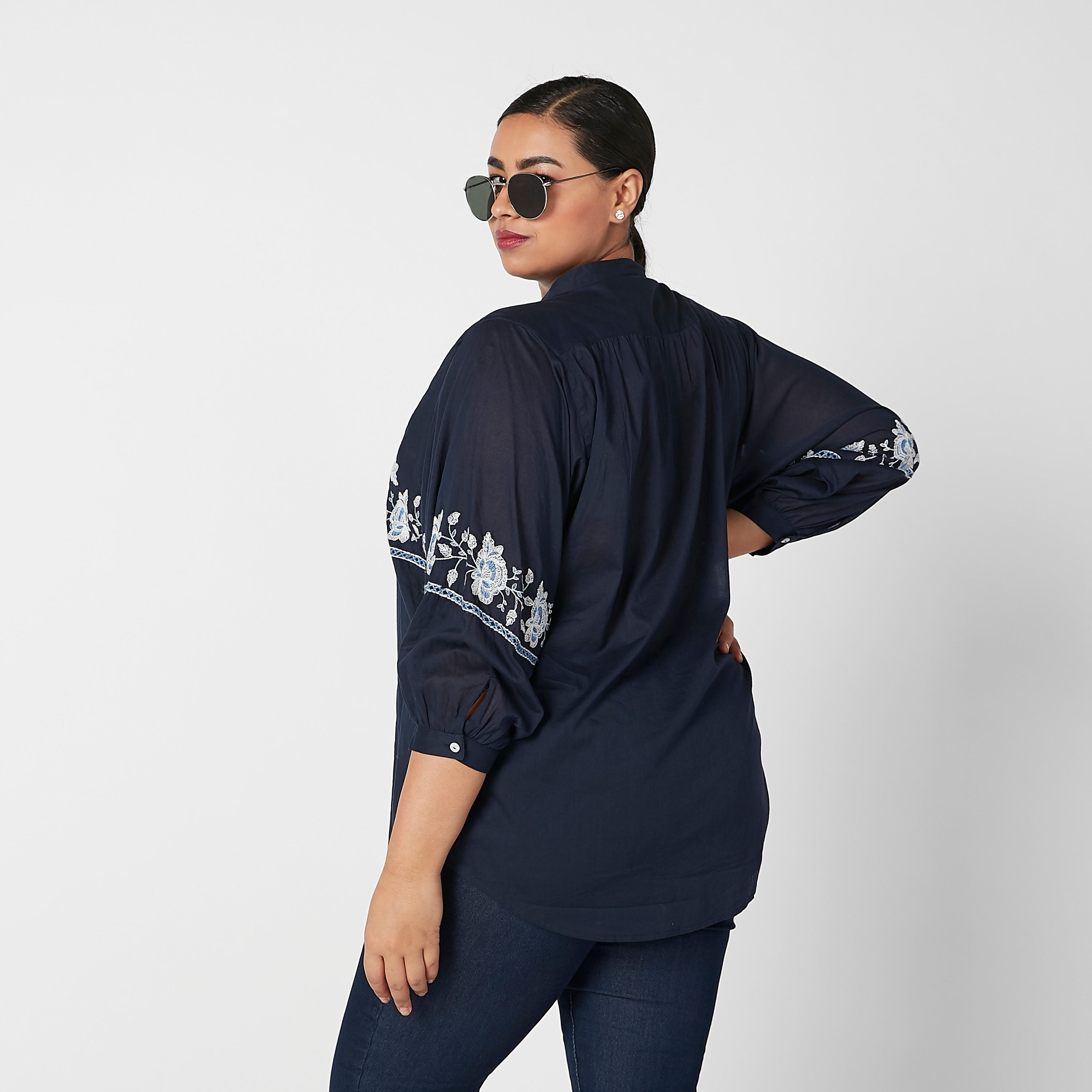 قميص مطرّز بياقة ماندارين وأكمام 3/4-women-clothing-shirtsandblouses-blouses-image-4