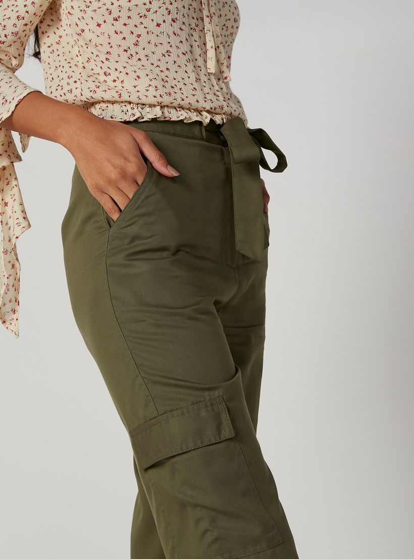 بنطلون قصير سادة بخصر متوسط الارتفاع وجيوب وأربطة-women-clothing-bottoms-trousers-image-5