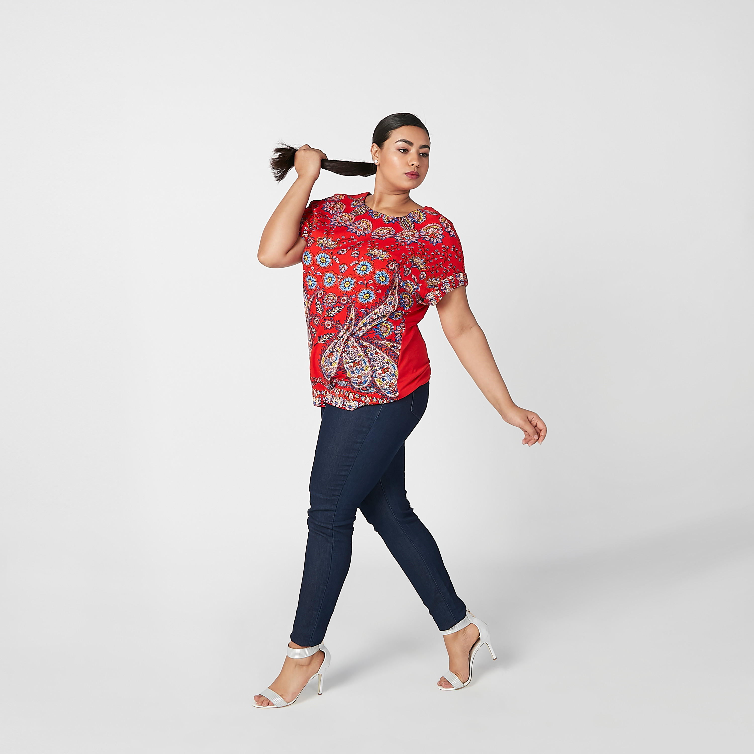 بلوزة مستدامة بياقة قارب وأكمام متصلة وطبعات-women-clothing-shirtsandblouses-blouses-image-2