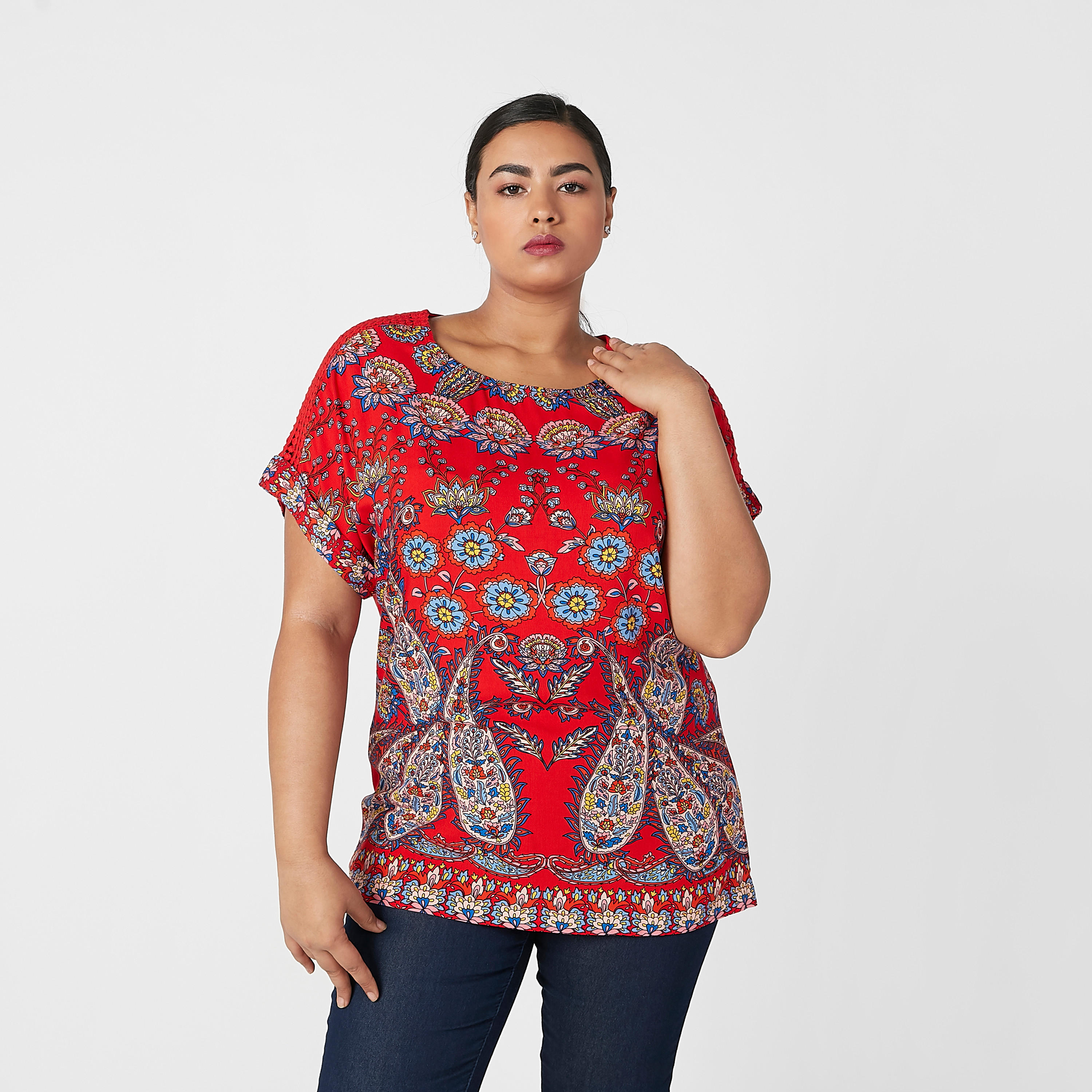 بلوزة مستدامة بياقة قارب وأكمام متصلة وطبعات-women-clothing-shirtsandblouses-blouses-image-3