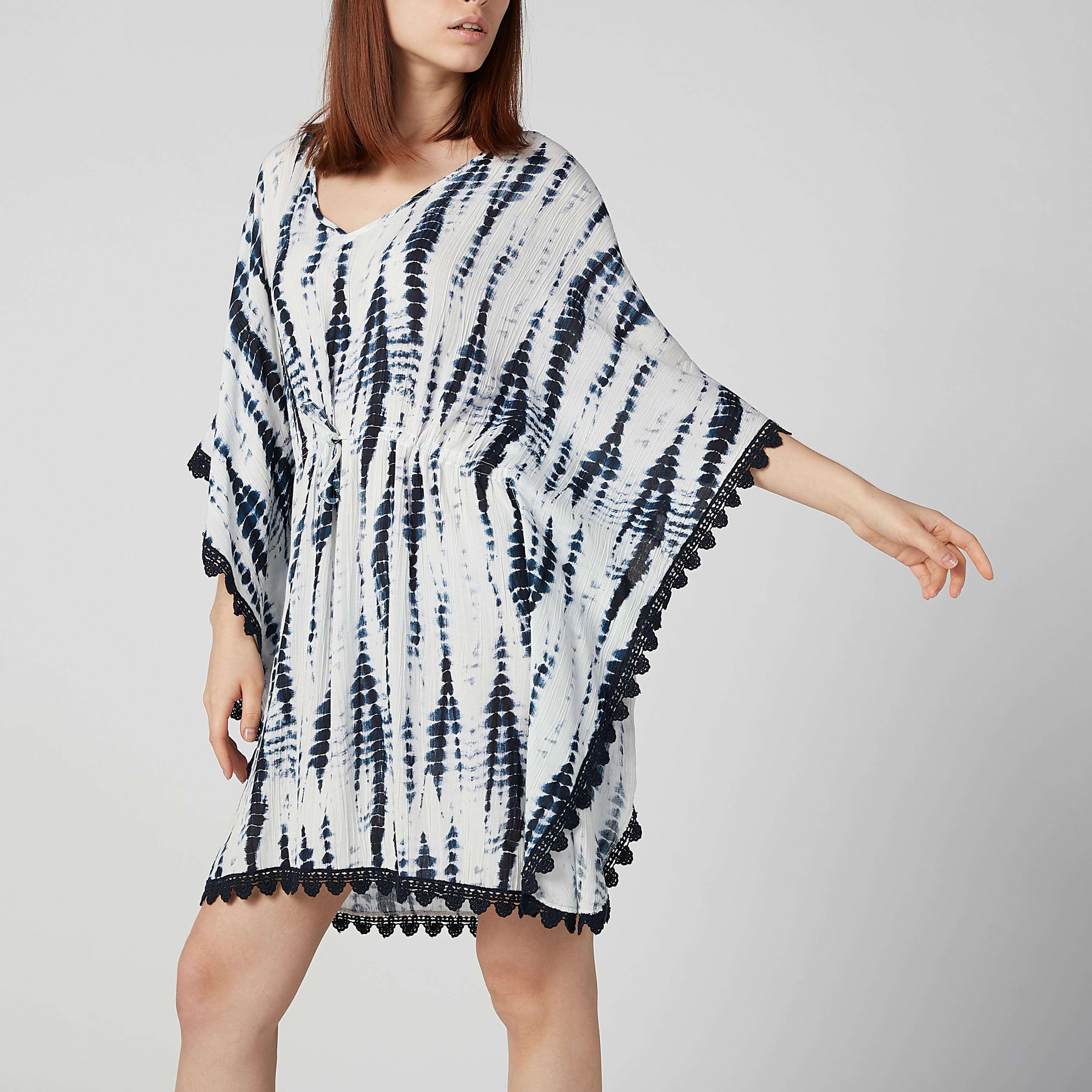 فستان بحر بياقة V وشرّابات وطبعات-women-clothing-swimandbeach-beachwear-image-3