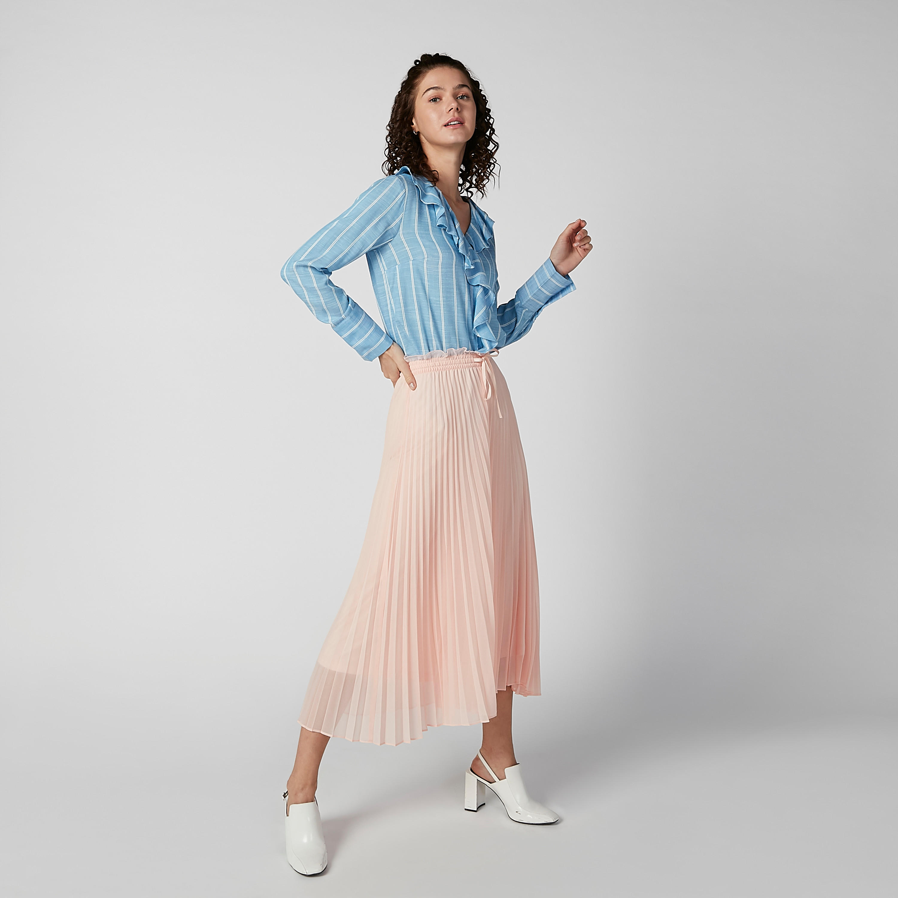 قميص مخطط بياقة V وأكمام طويلة-women-clothing-shirtsandblouses-shirts-image-2