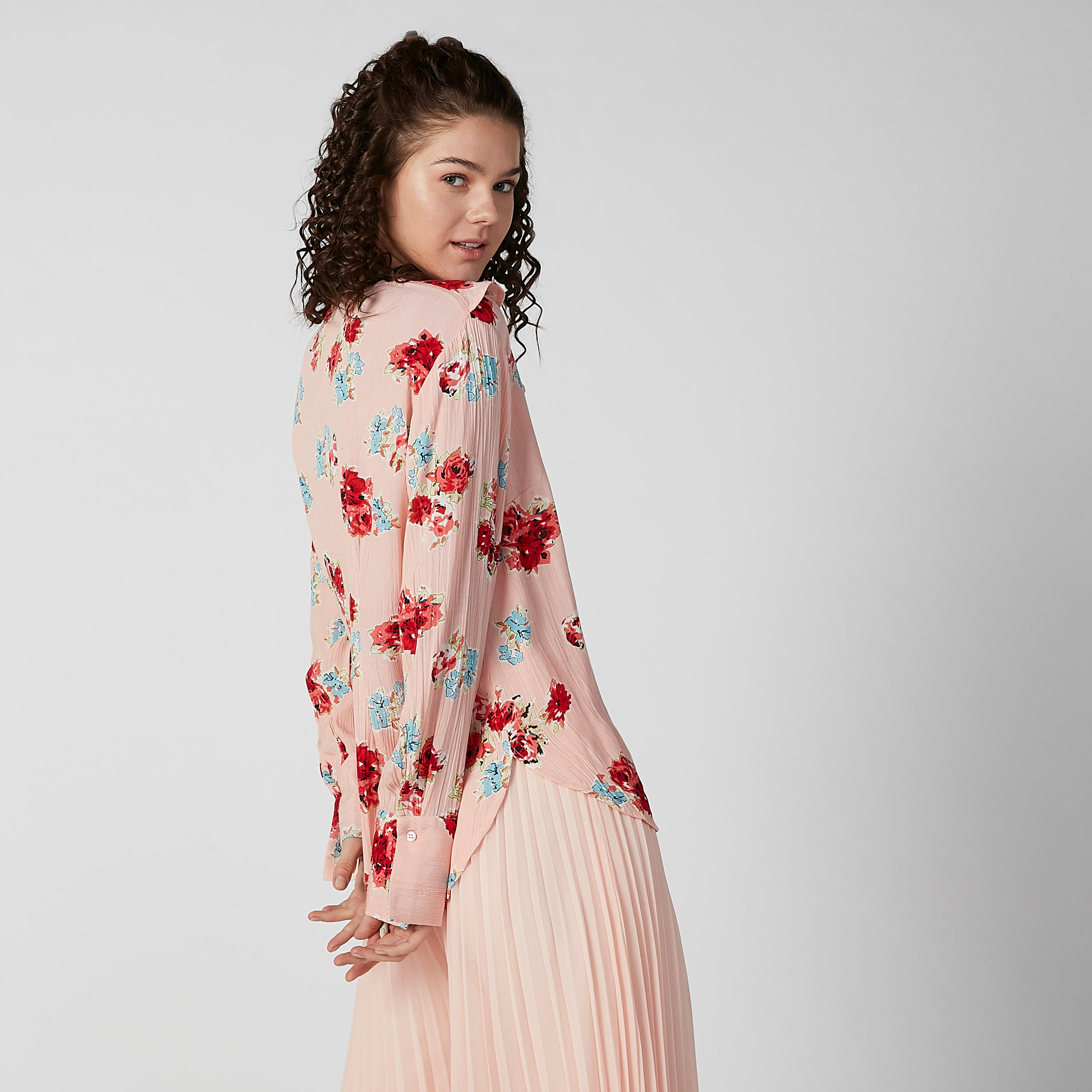قميص بياقة V وأكمام طويلة وطبعات زهرية-women-clothing-shirtsandblouses-shirts-image-4