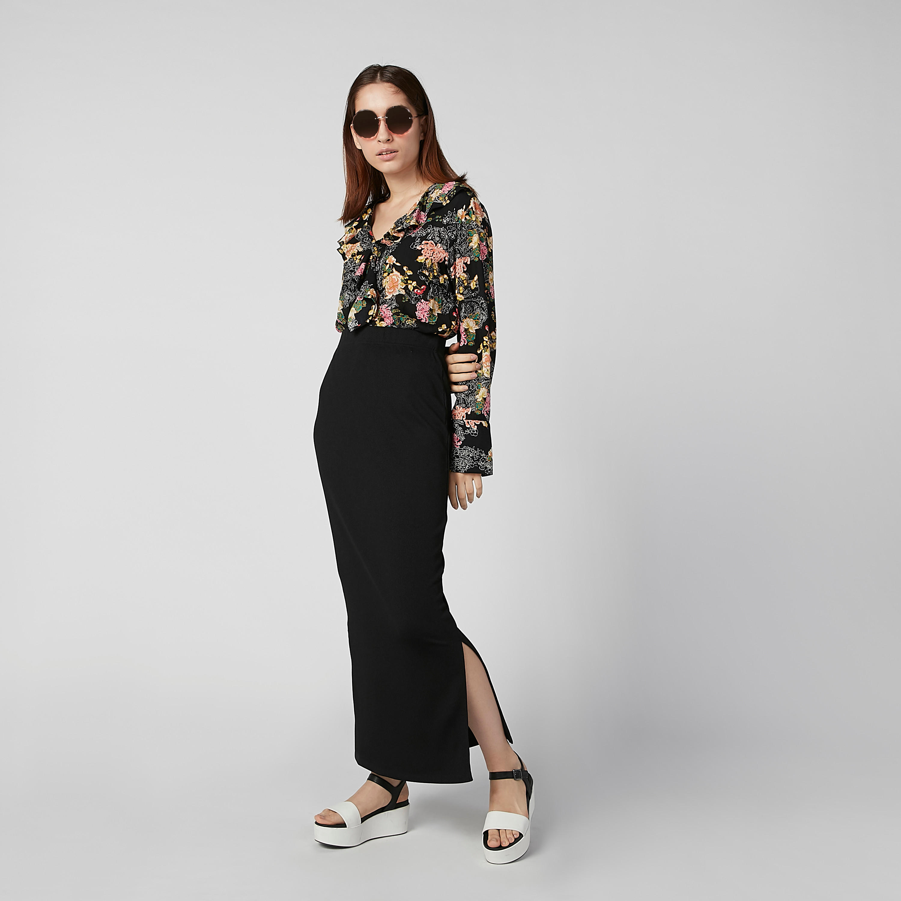 بلوزة بياقة V وأكمام طويلة وطبعات زهرية-women-clothing-shirtsandblouses-blouses-image-1
