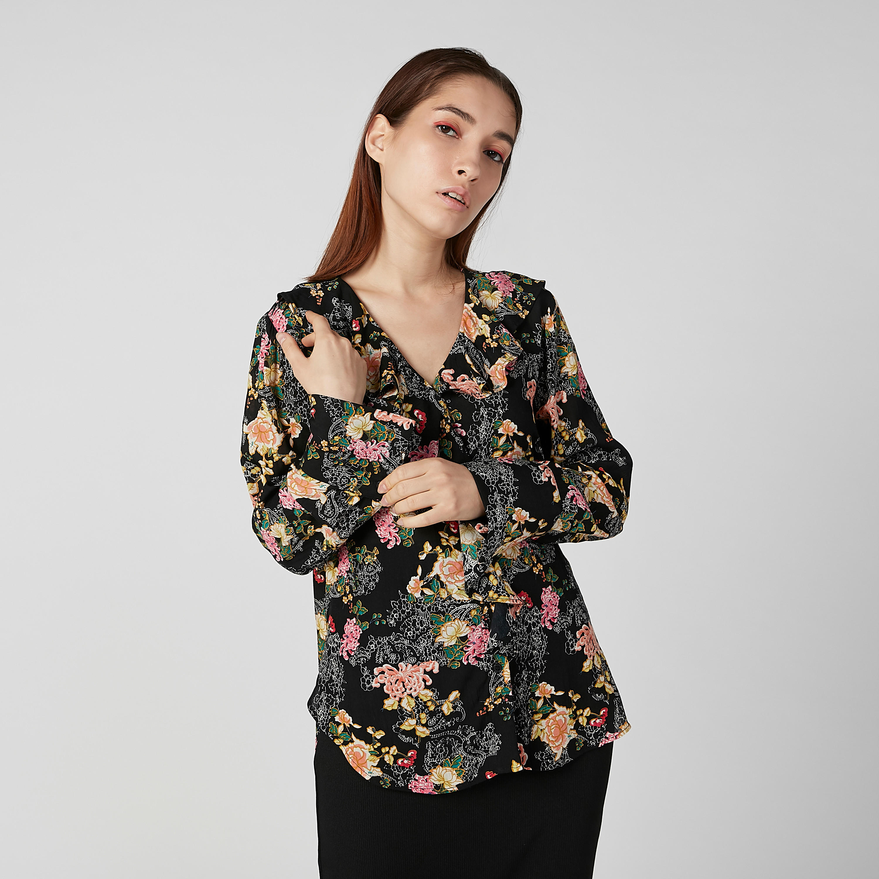 بلوزة بياقة V وأكمام طويلة وطبعات زهرية-women-clothing-shirtsandblouses-blouses-image-2