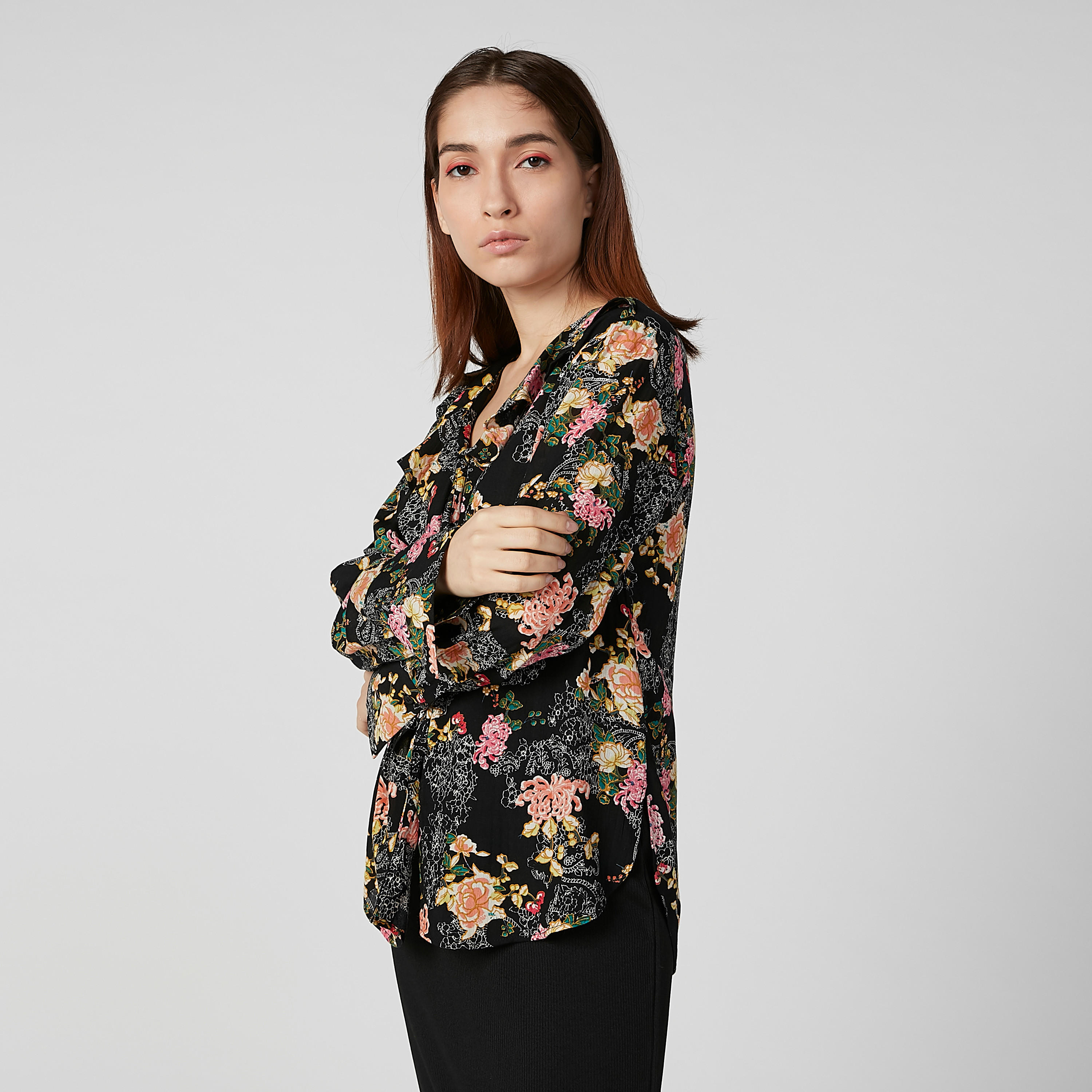 بلوزة بياقة V وأكمام طويلة وطبعات زهرية-women-clothing-shirtsandblouses-blouses-image-3