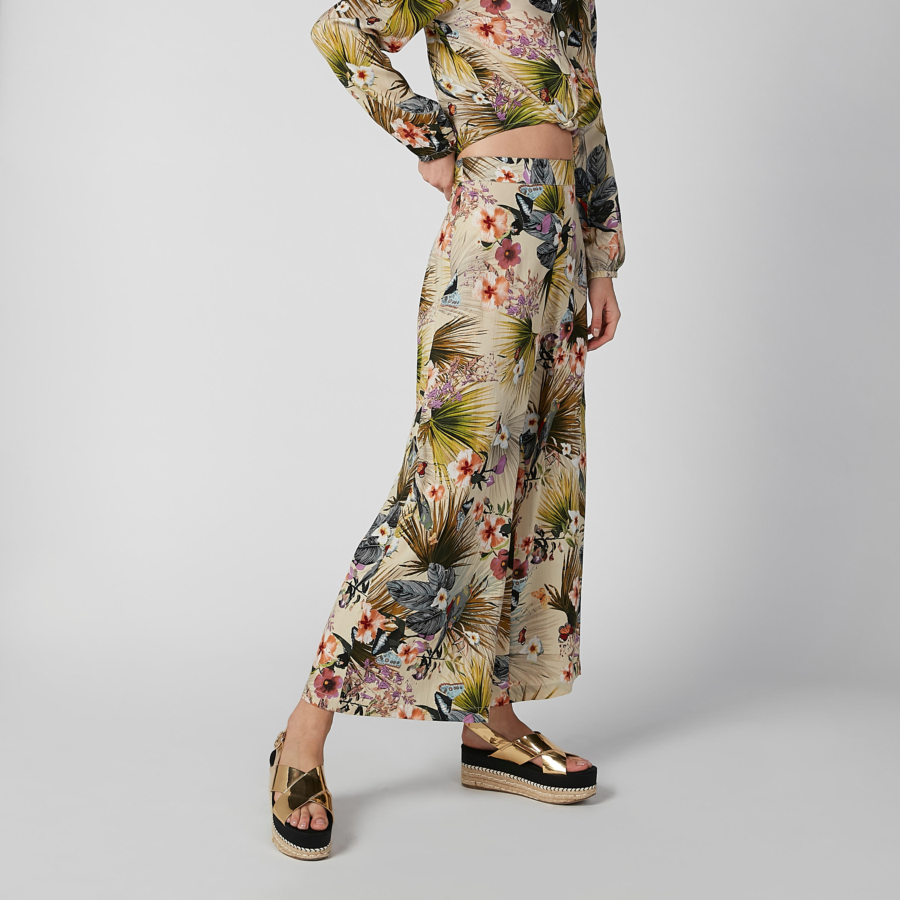 بنطلون بالازو بخصر مطّاطي متوسط الارتفاع وطبعات-women-clothing-bottoms-trousers-image-2