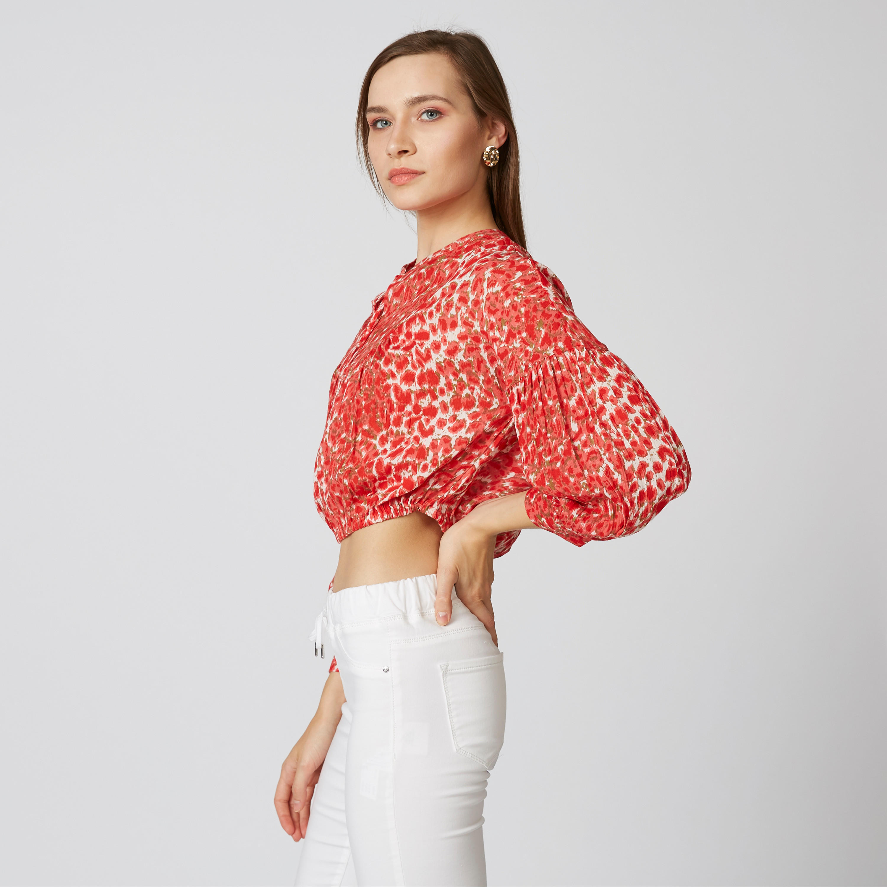بلوزة قصيرة بأكمام بيشوب وأربطة وطبعات-women-clothing-shirtsandblouses-blouses-image-4