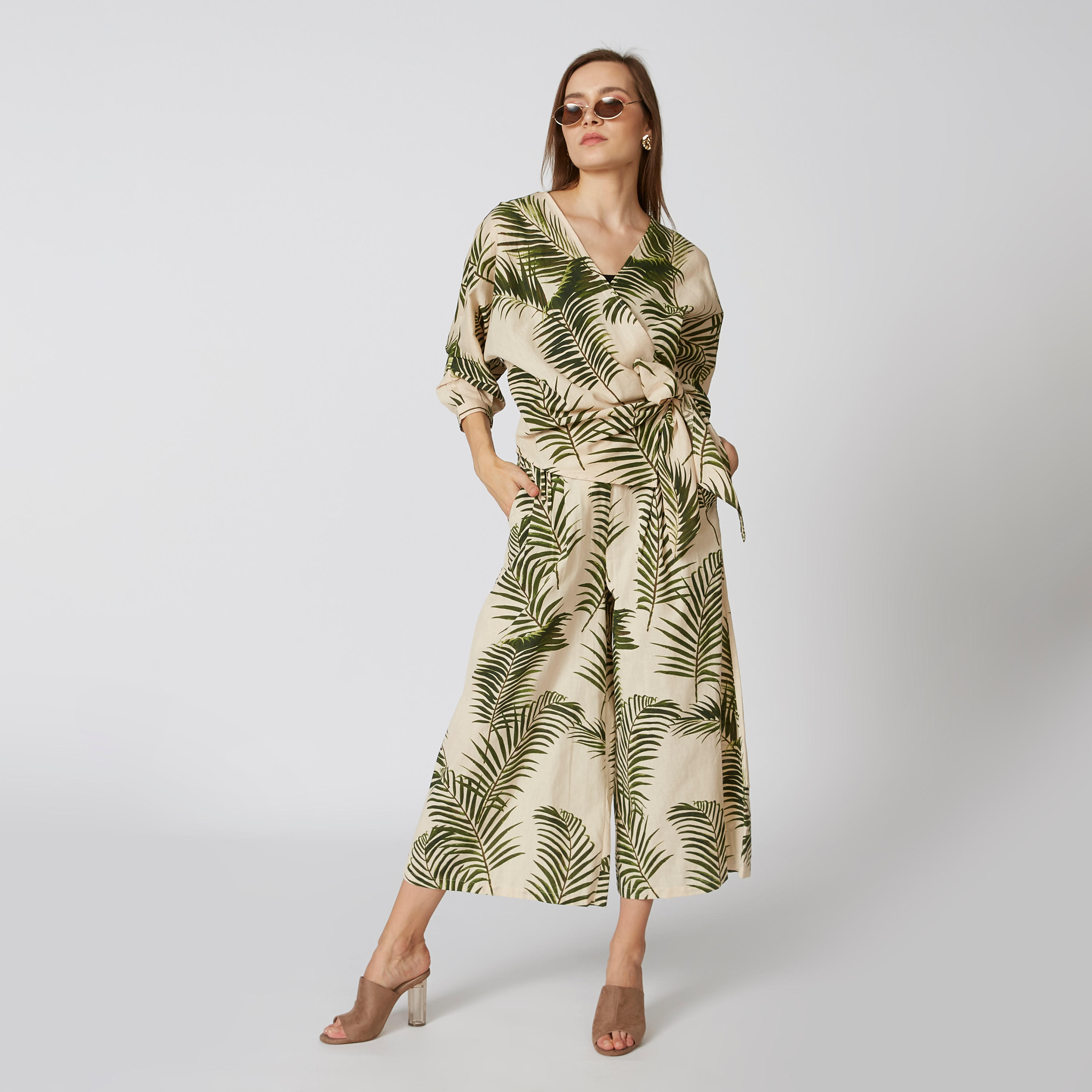 بلوزة بياقة V وأربطة وطبعات-women-clothing-shirtsandblouses-blouses-image-1