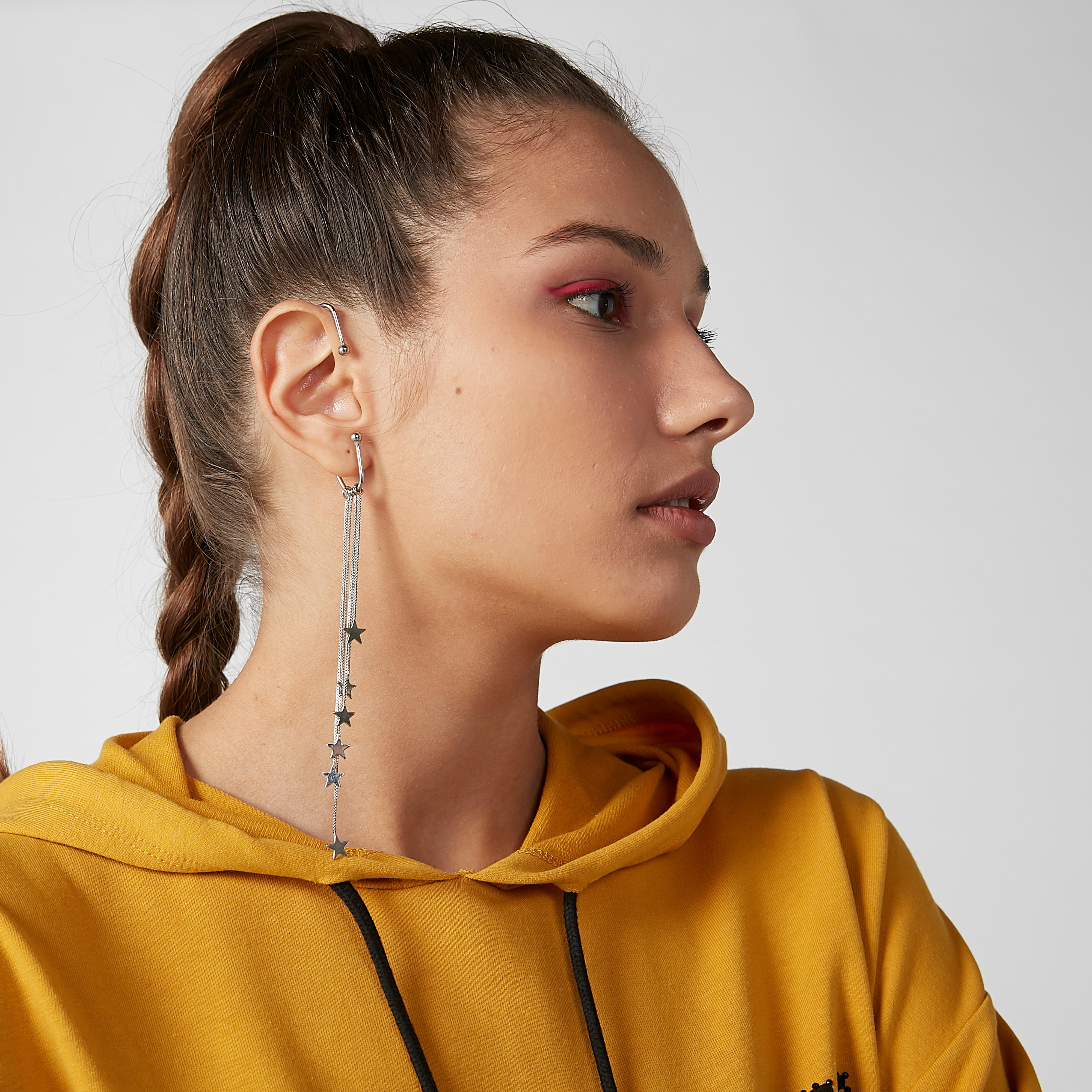 حلقان مزيّنة بدلّاية-women-watchesandjewellery-jewellery-earrings-image-2