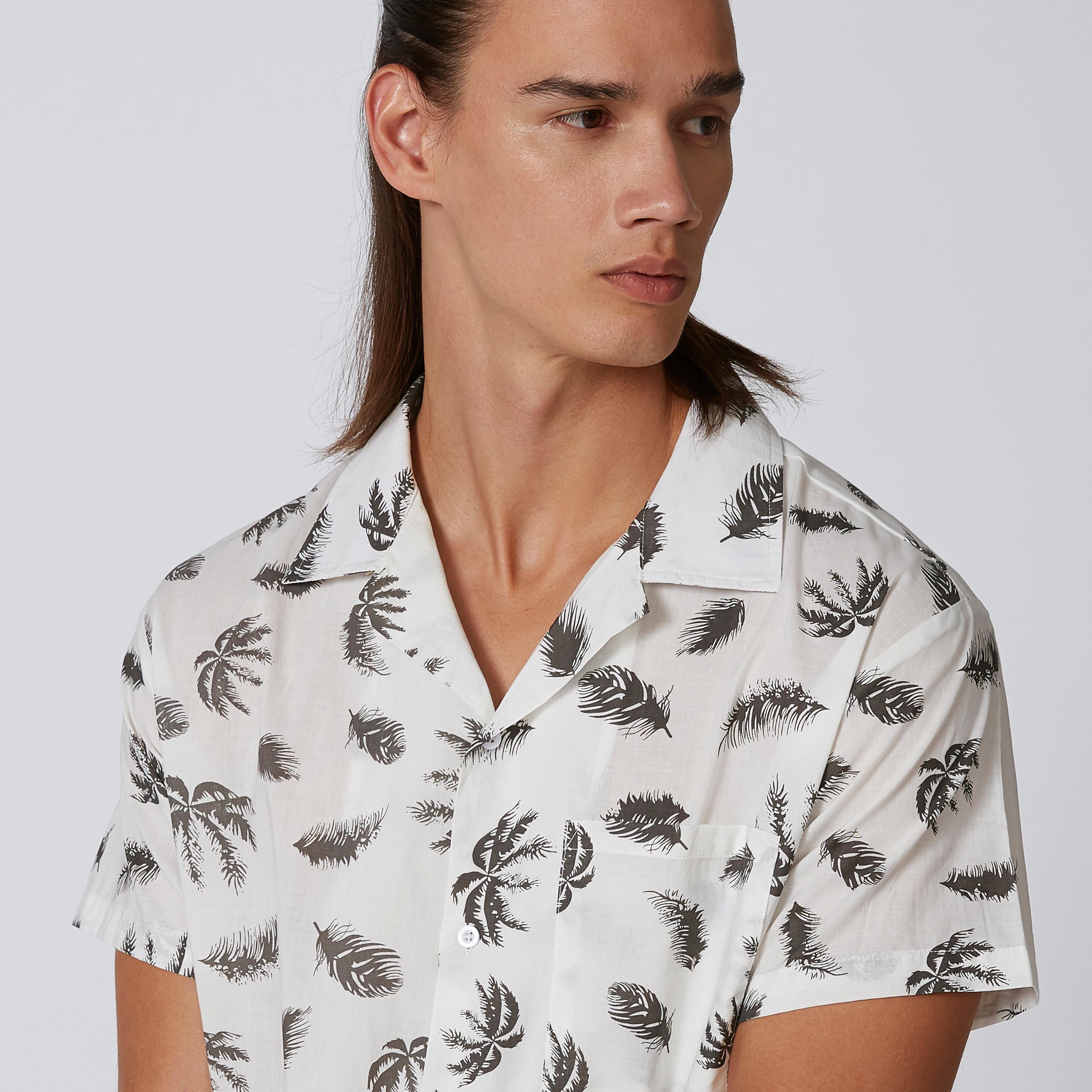قميص بأكمام قصيرة وجيب على الصدر وطبعات-men-clothing-shirts-image-4