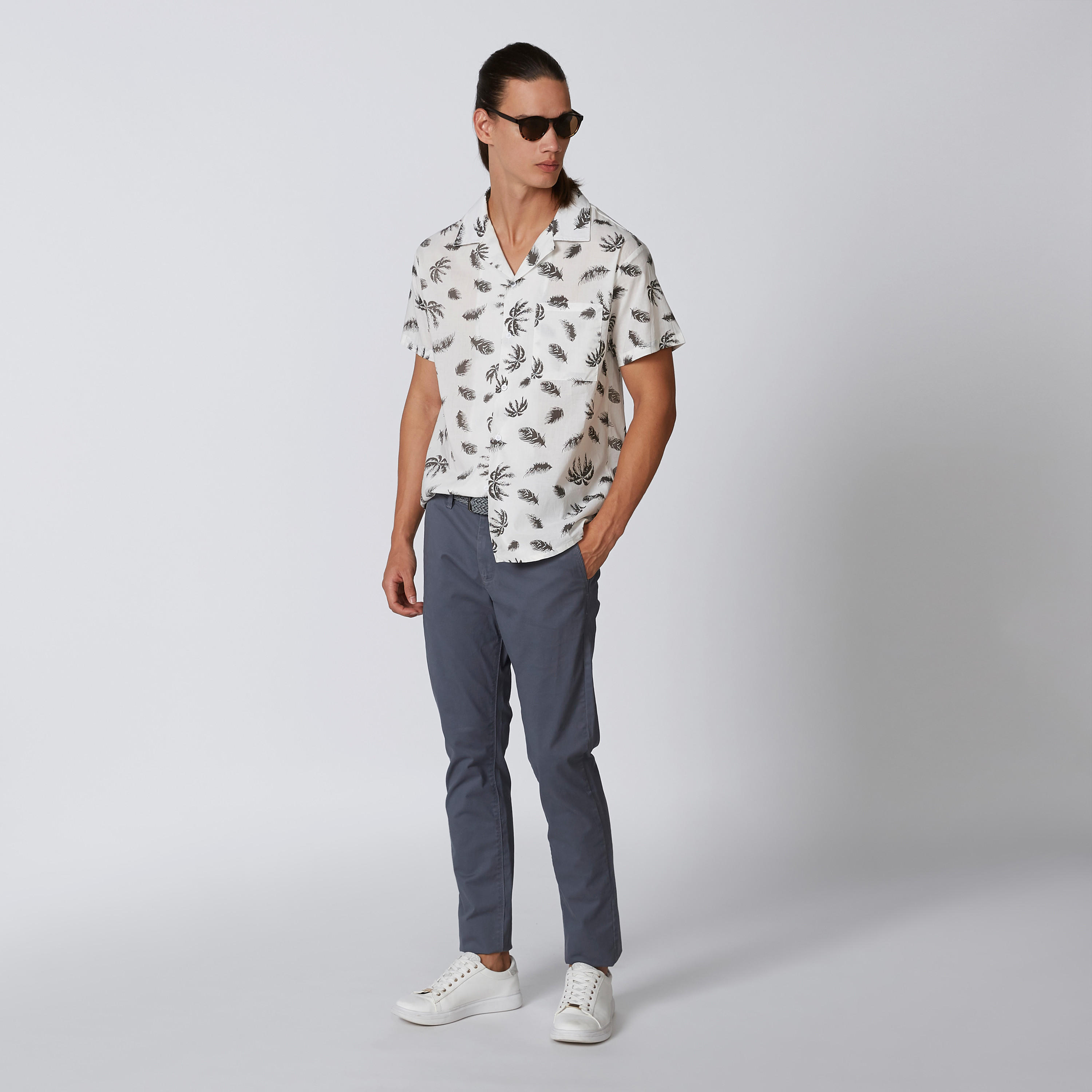 قميص بأكمام قصيرة وجيب على الصدر وطبعات-men-clothing-shirts-image-2