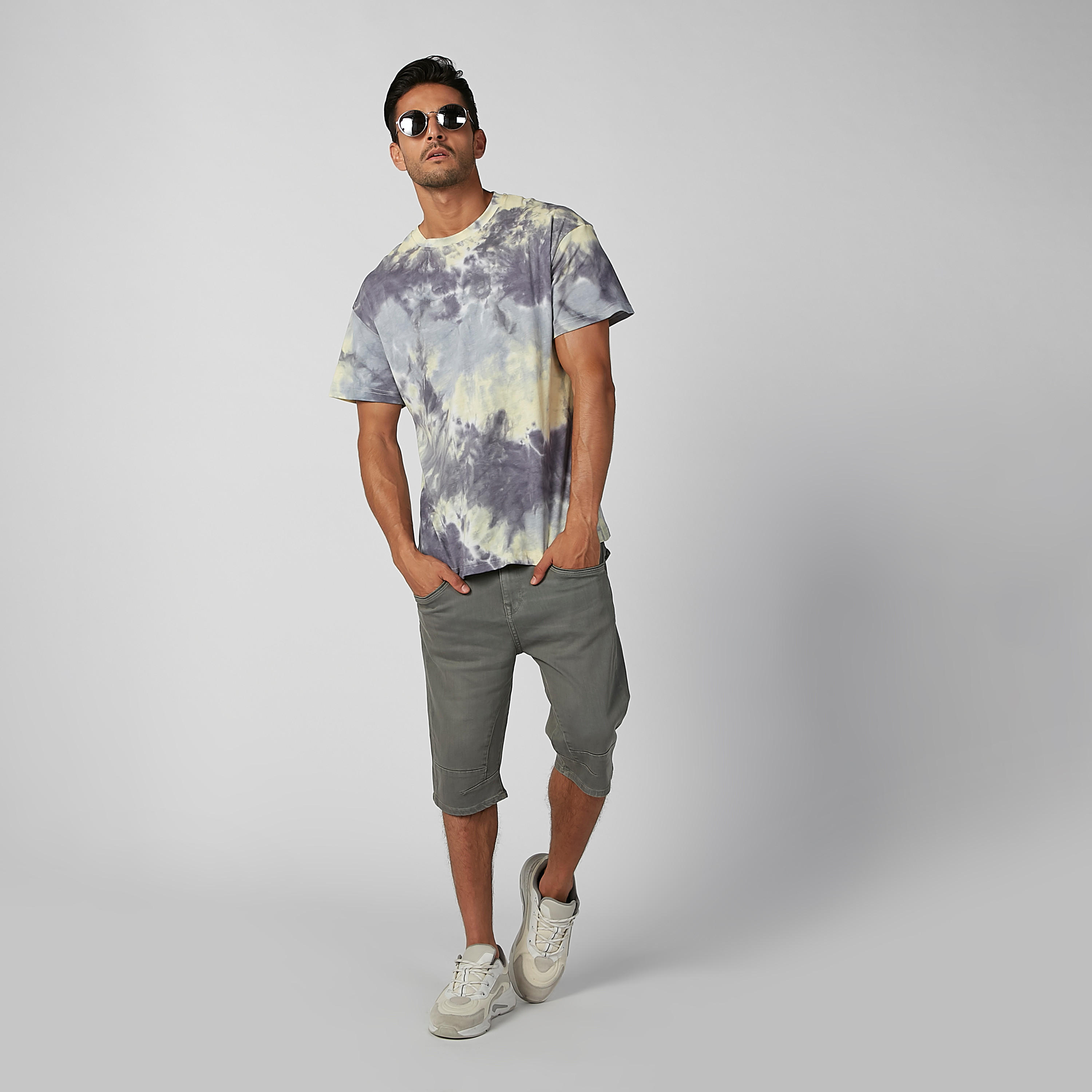 تيشيرت بياقة مستديرة وأكمام قصيرة وطبعات-men-clothing-tshirtsandpolos-tshirts-image-4