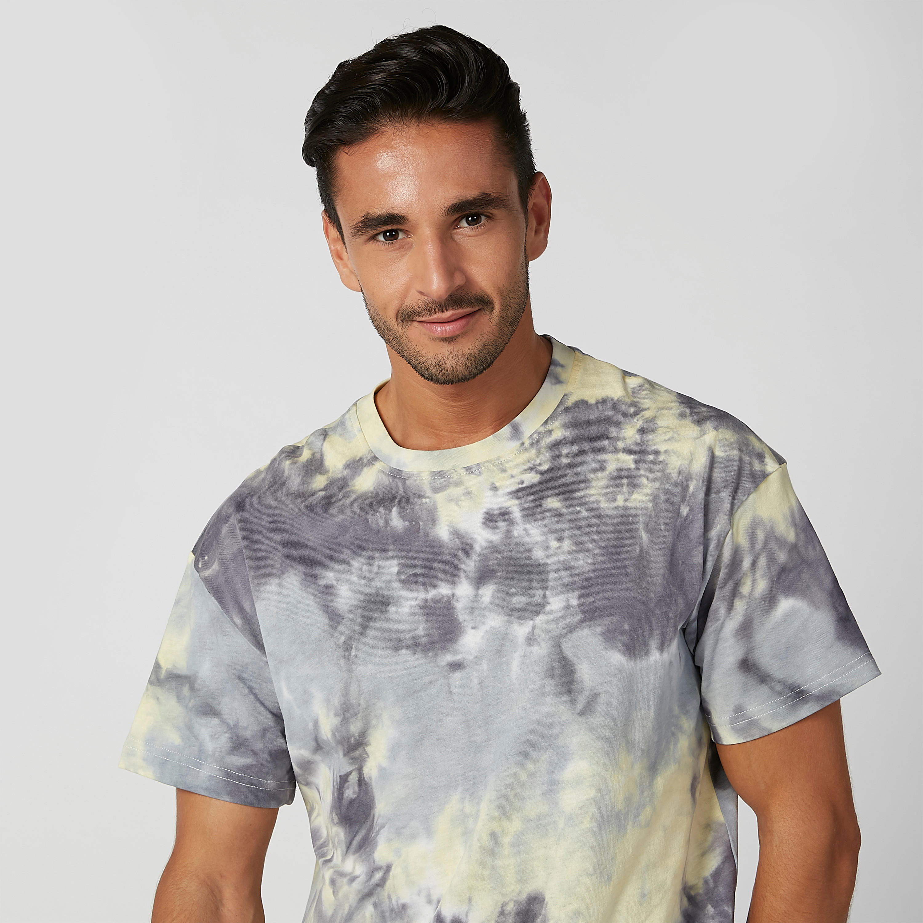 تيشيرت بياقة مستديرة وأكمام قصيرة وطبعات-men-clothing-tshirtsandpolos-tshirts-image-3