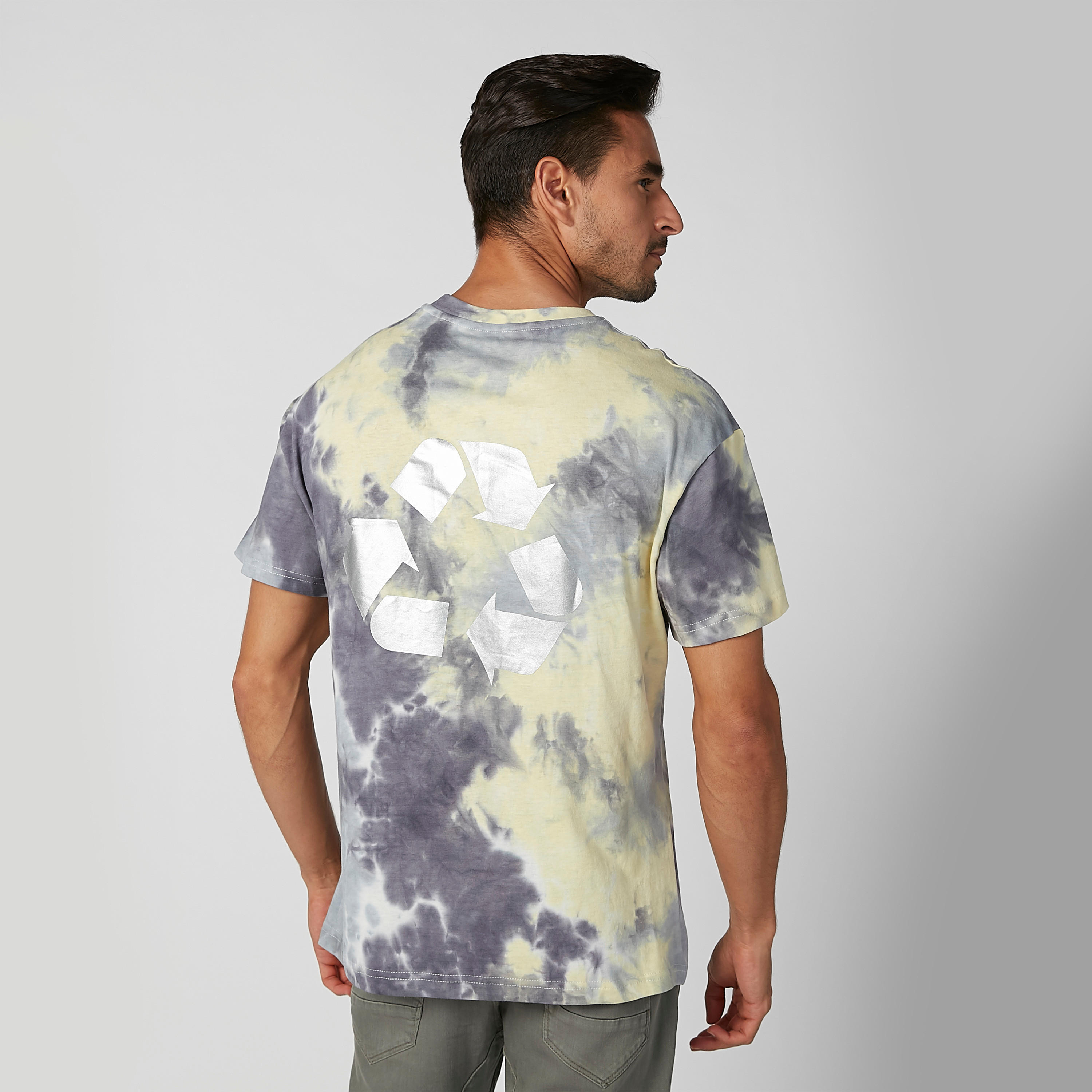 تيشيرت بياقة مستديرة وأكمام قصيرة وطبعات-men-clothing-tshirtsandpolos-tshirts-image-2