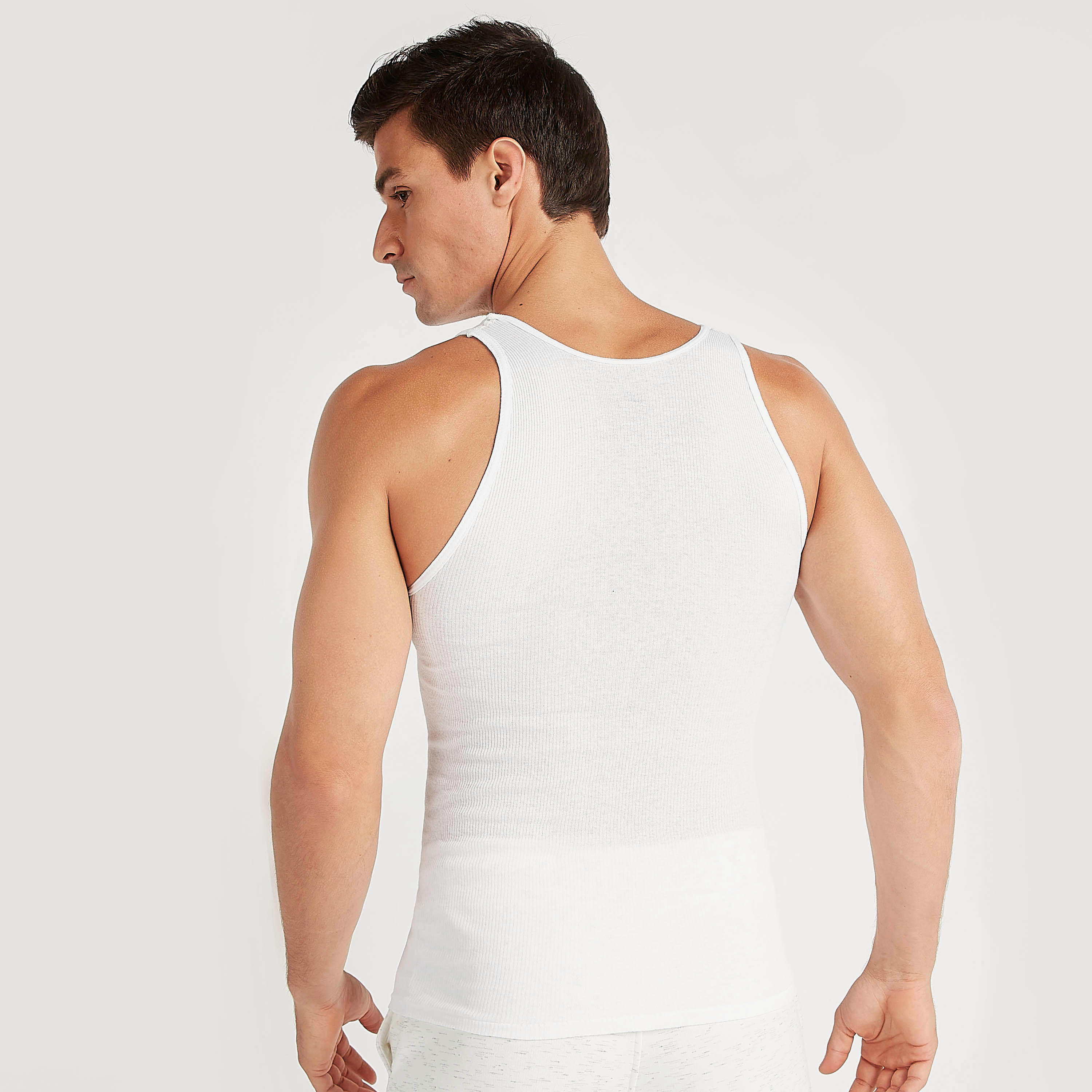 فيست سادة دون أكمام من هانس - طقم من 3 قطع-men-clothing-tshirtsandpolos-vests-image-4