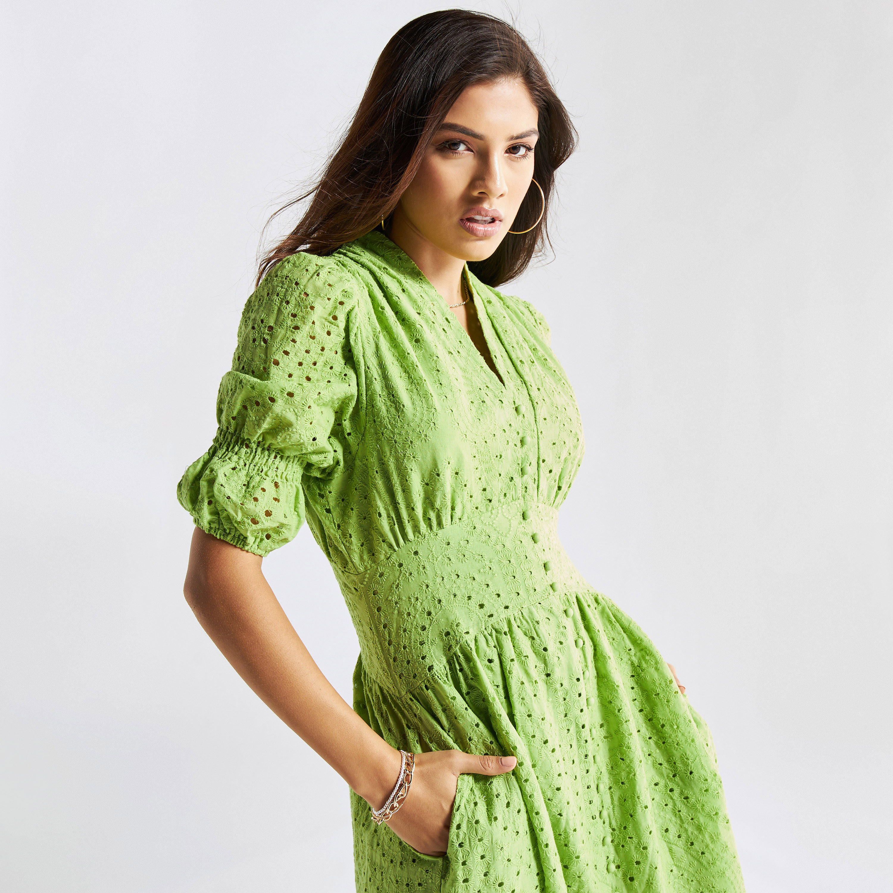 فستان مطرّز شيفلي بأكمام منفوخة وجيوب-women-clothing-dresses-image-4