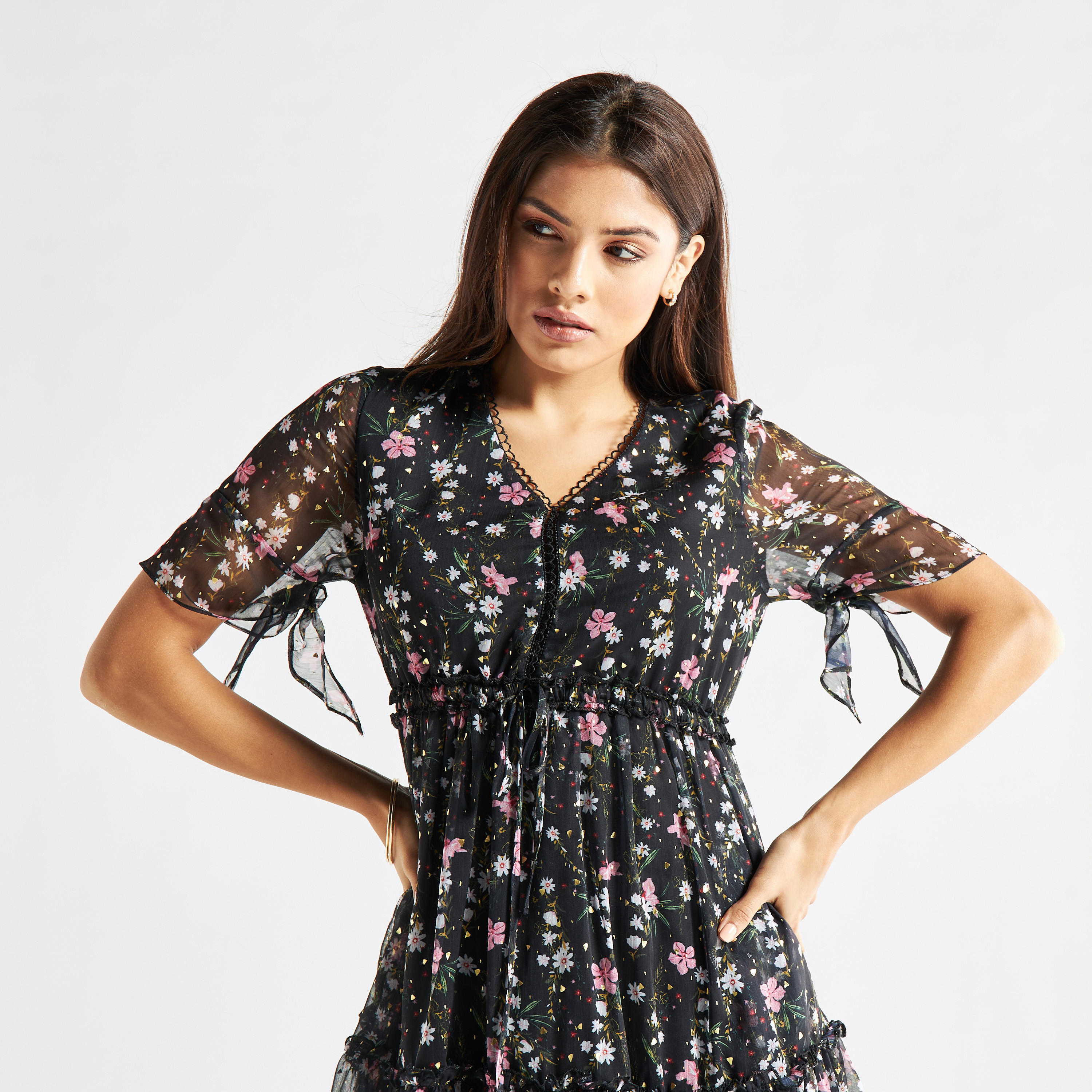 فستان بطبعات أزهار وياقة V وأربطة وجيوب-women-clothing-dresses-image-4