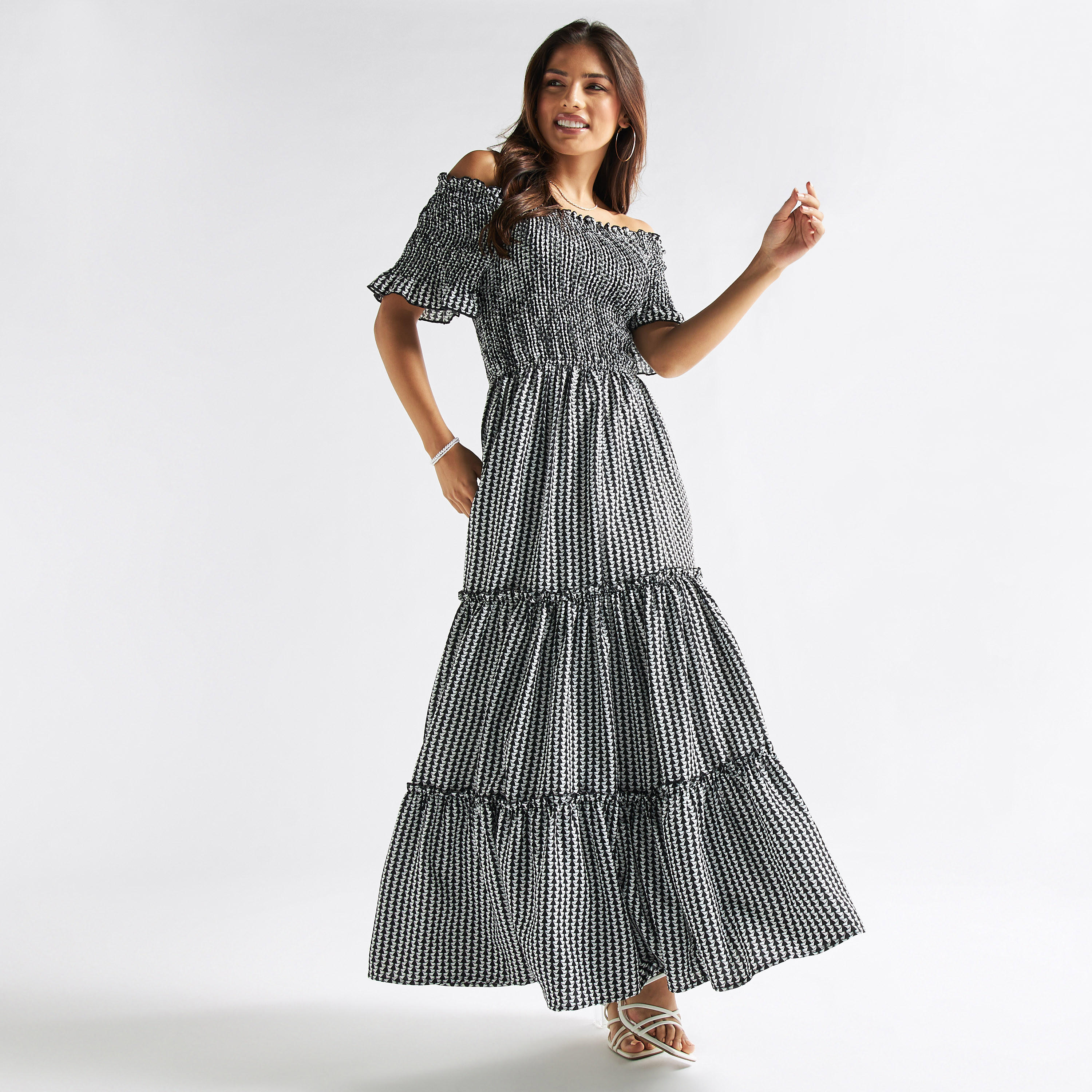 فستان طويل بأكتاف مكشوفة وجيوب وطبعات-women-clothing-dresses-image-1