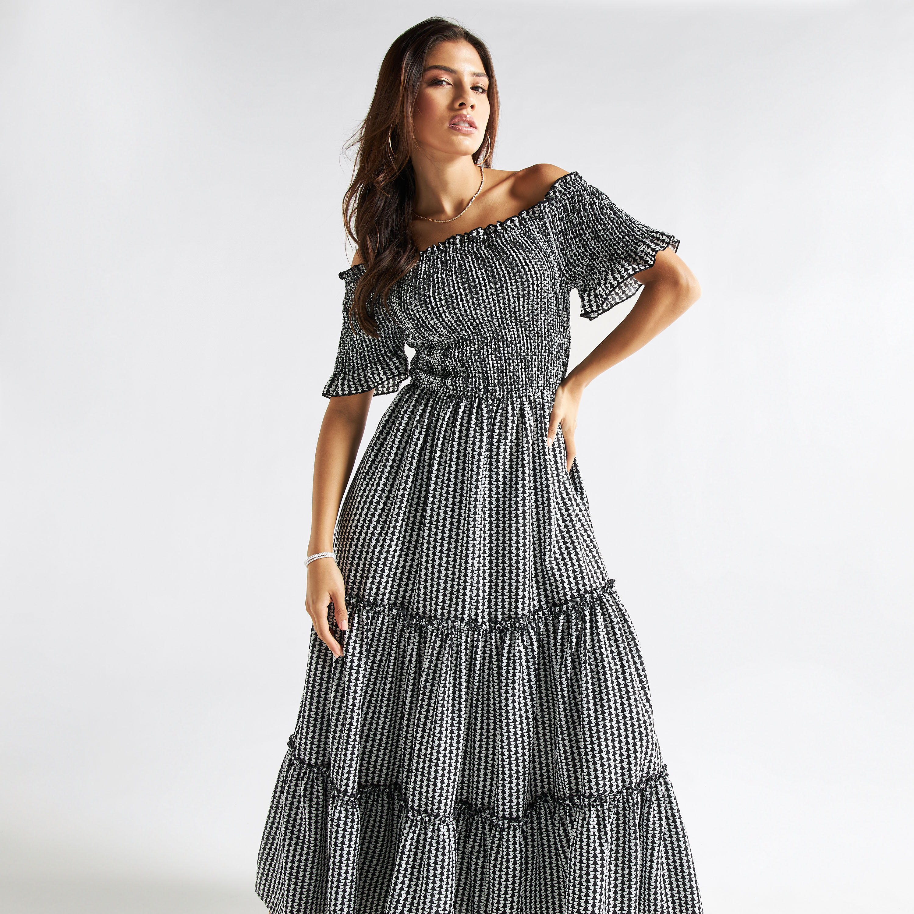 فستان طويل بأكتاف مكشوفة وجيوب وطبعات-women-clothing-dresses-image-2