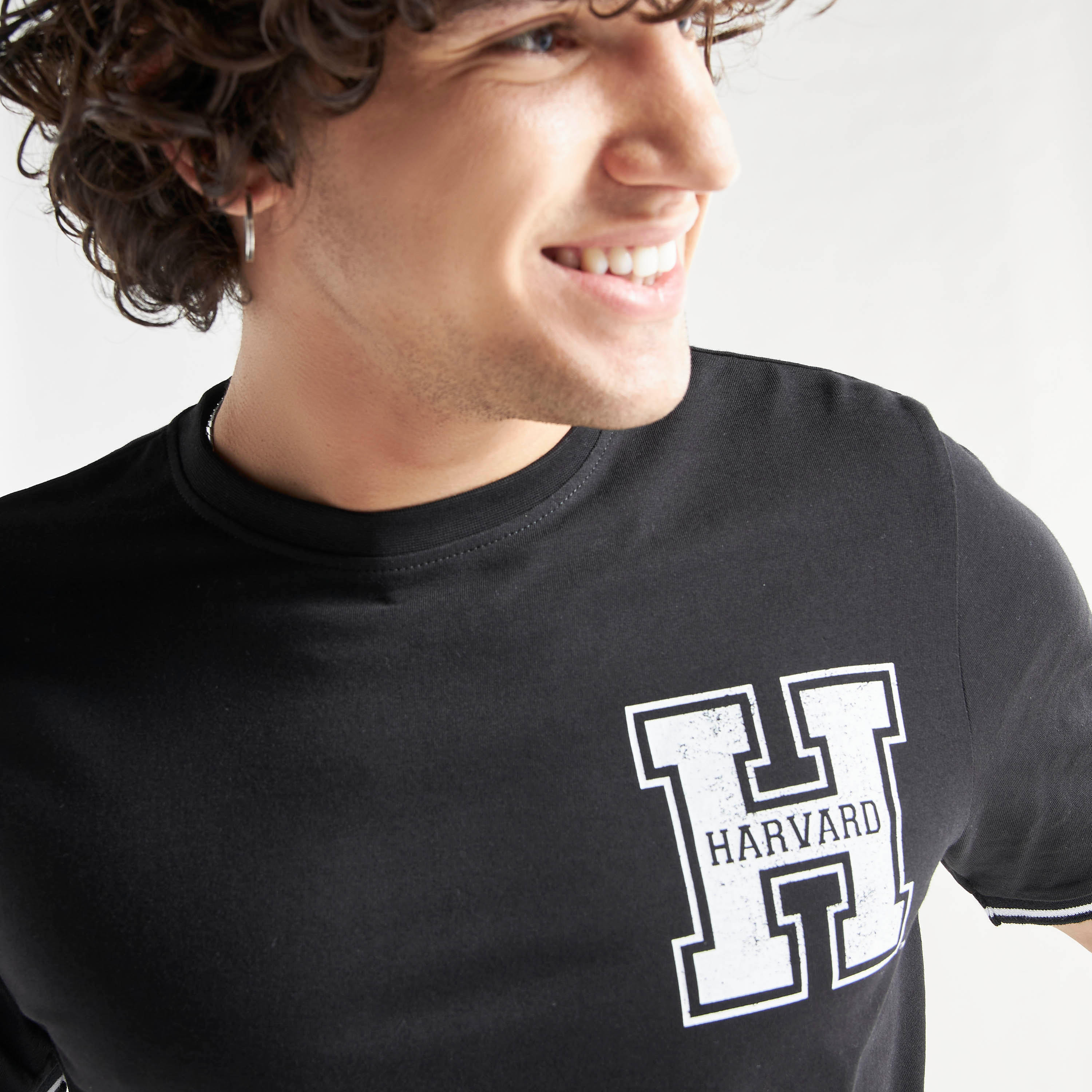 Harvard University Logo Print Crew Neck T-shirt with Short Sleeves -men-clothing-tshirtsandpolos-tshirts-image-4