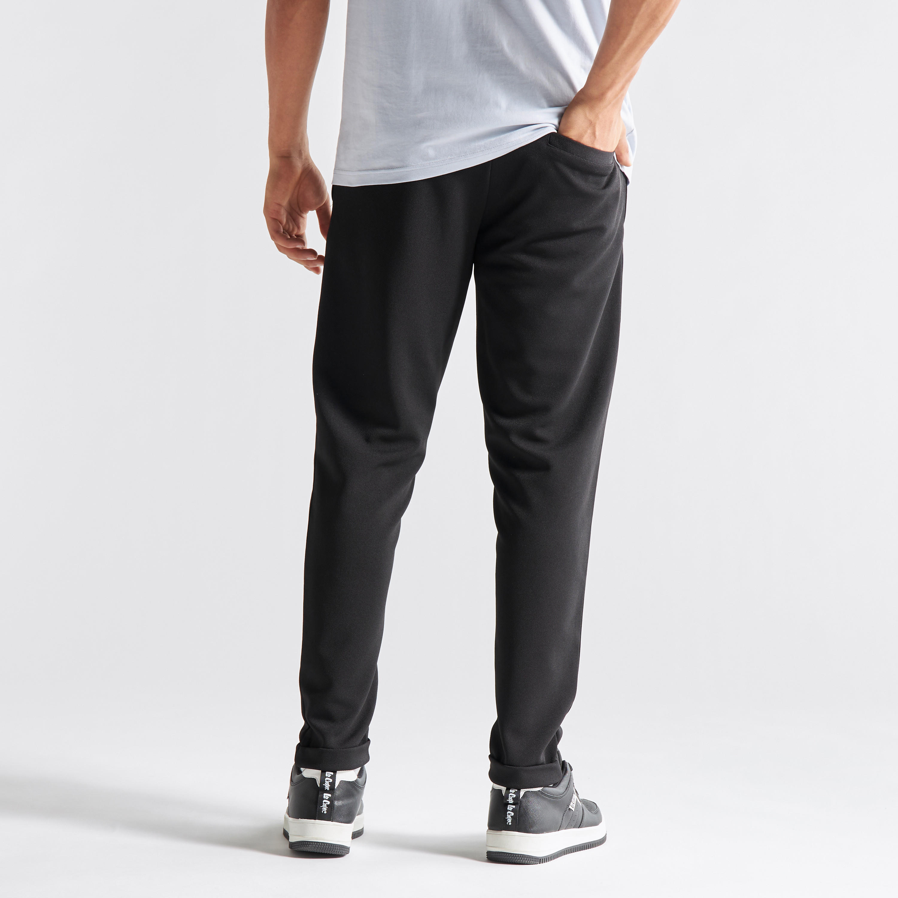 بنطلون رياضي سادة بجيوب-men-clothing-bottoms-joggers-image-2