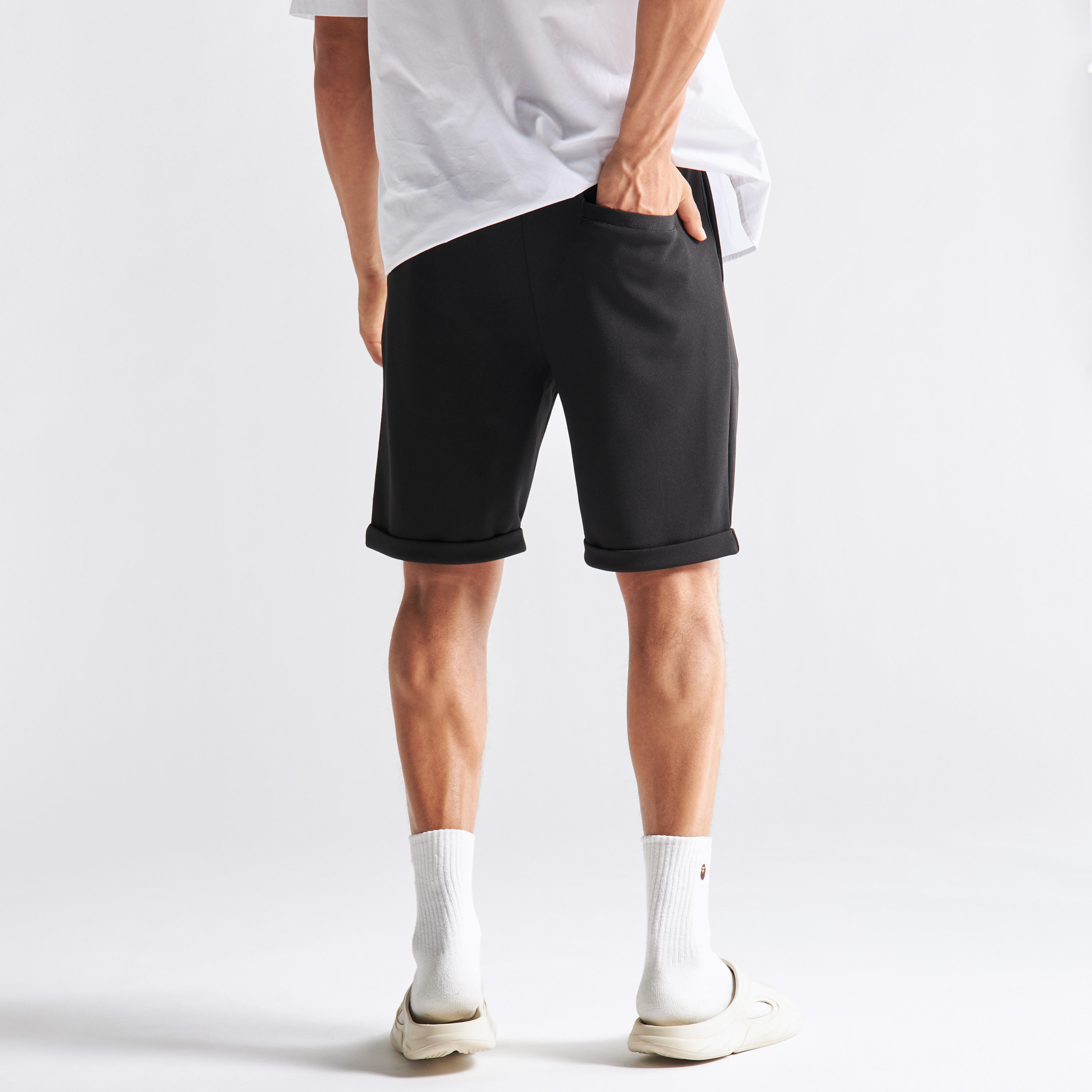 شورت سادة بخصر مطاطي وجيوب-men-clothing-bottoms-shorts-image-3