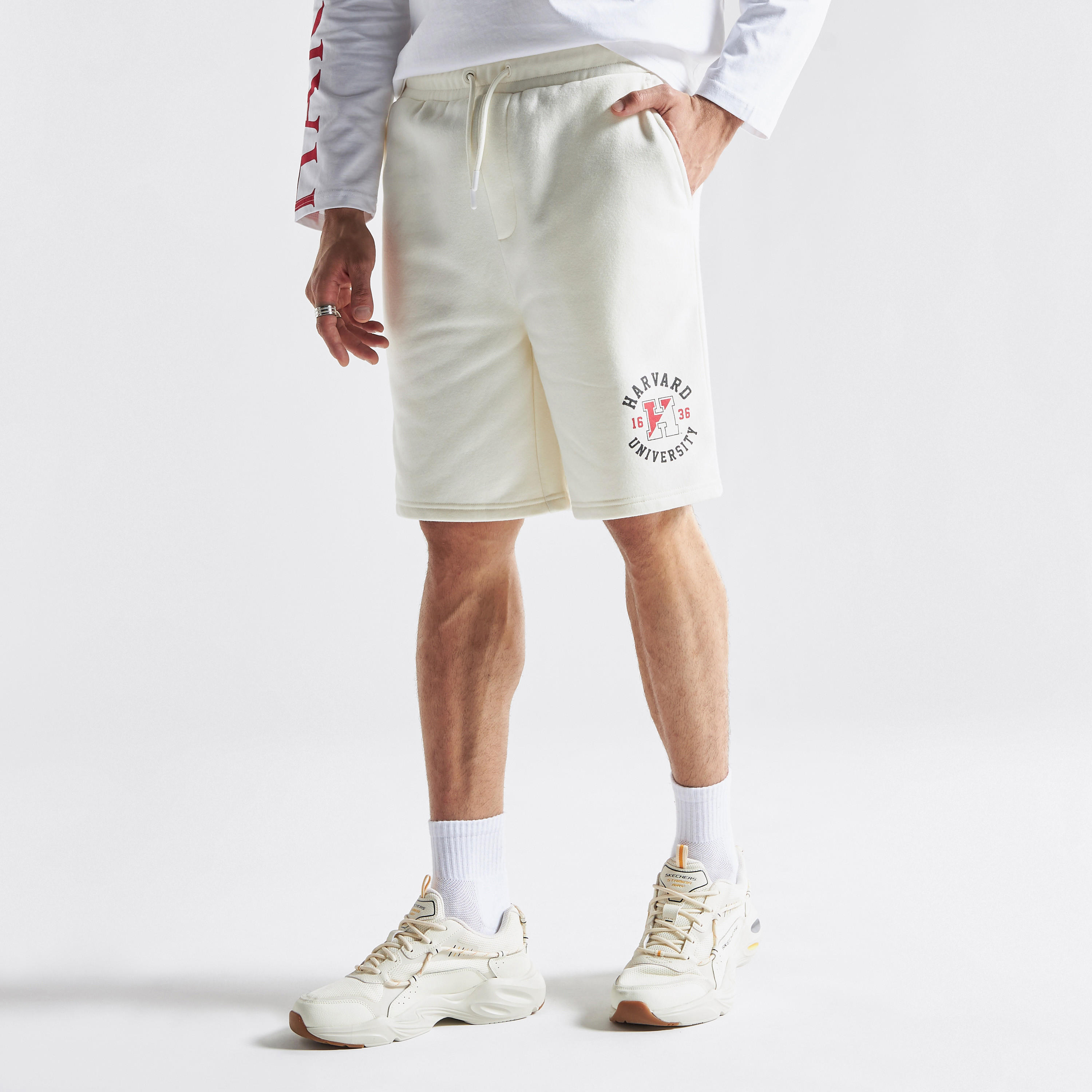 شورت رياضي برباط إغلاق وجيوب وطبعات شعار جامعة هارفارد-men-clothing-bottoms-shorts-image-1