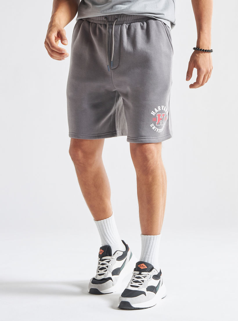 شورت رياضي برباط إغلاق وجيوب وطبعات شعار جامعة هارفارد-men-clothing-bottoms-shorts-image-4