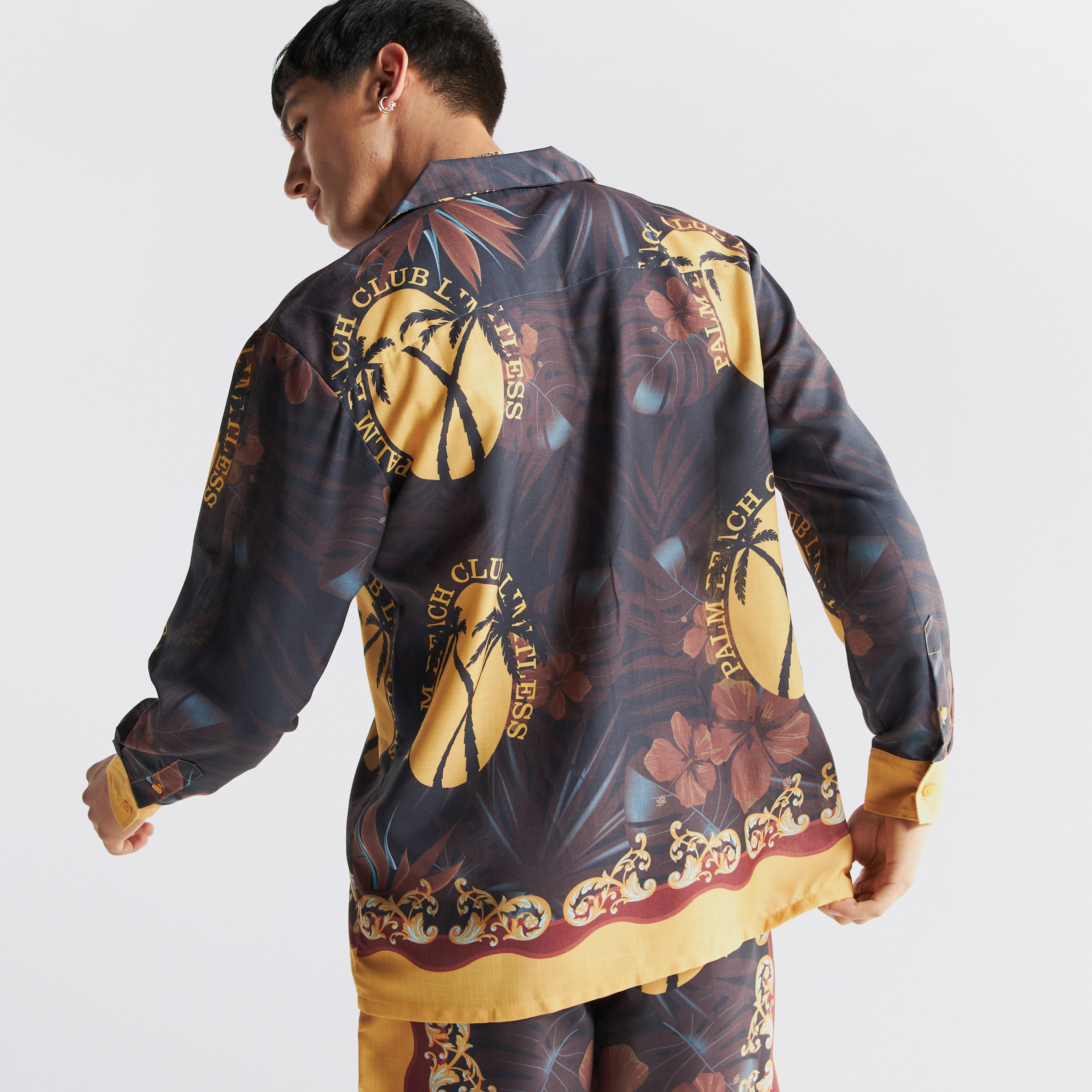 قميص فضفاض بياقة كامب وأكمام طويلة وطبعات جرافيك-men-clothing-shirts-image-3