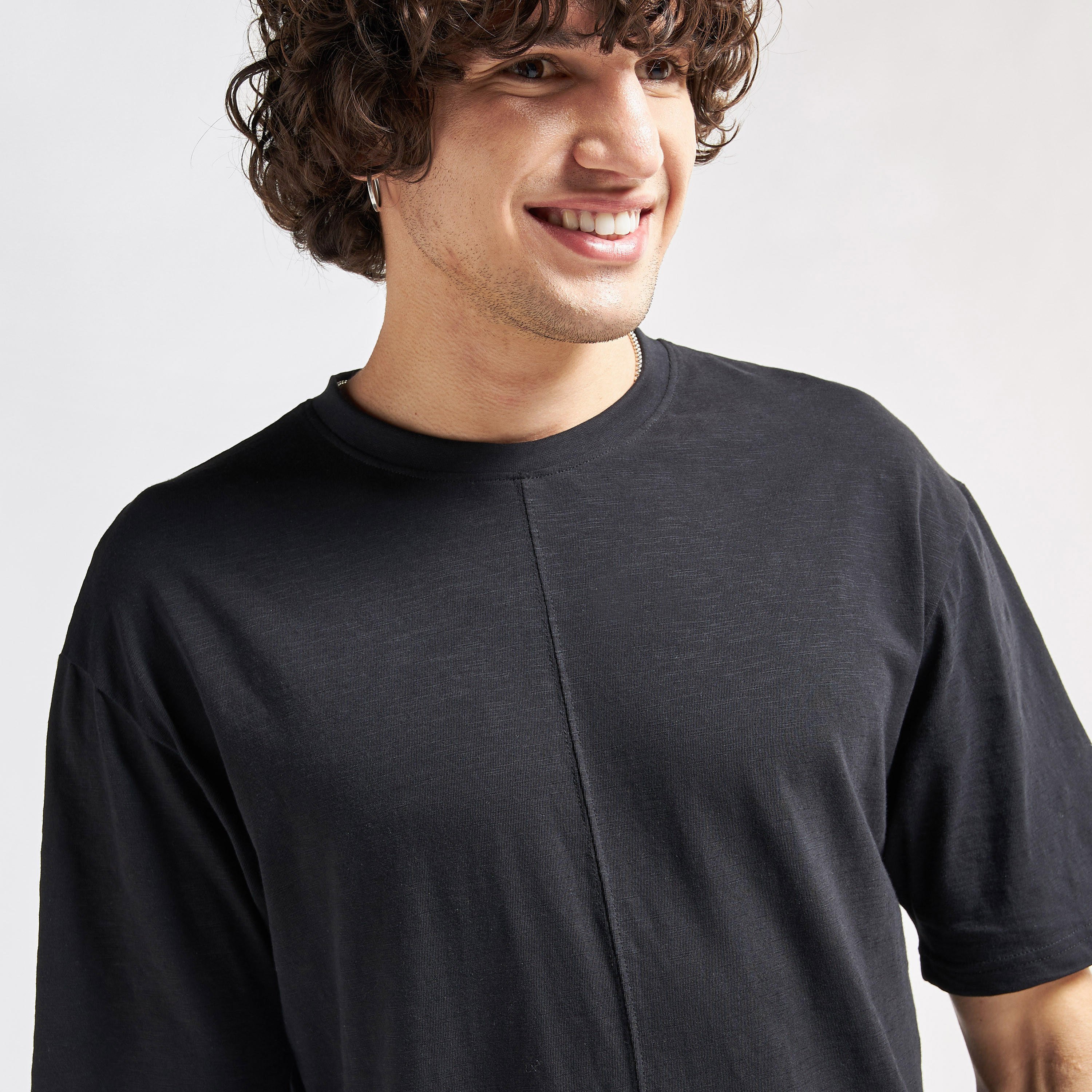 Solid Oversized T-shirt with Short Sleeves and Crew Neck-men-clothing-tshirtsandpolos-tshirts-image-4