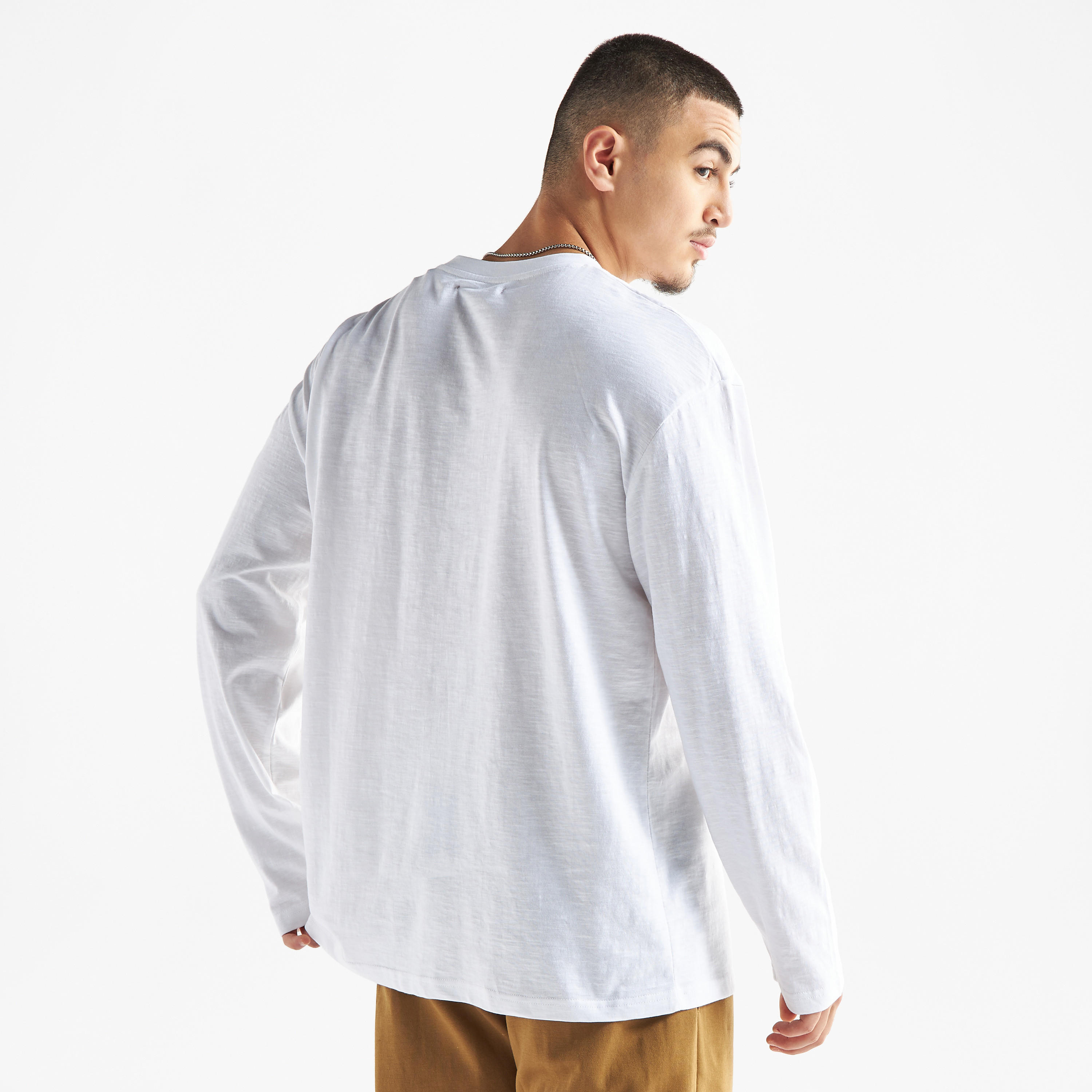 تيشيرت طويل فضفاض سادة بياقة ضيّقة وأكمام طويلة-men-clothing-tshirtsandpolos-tshirts-image-2
