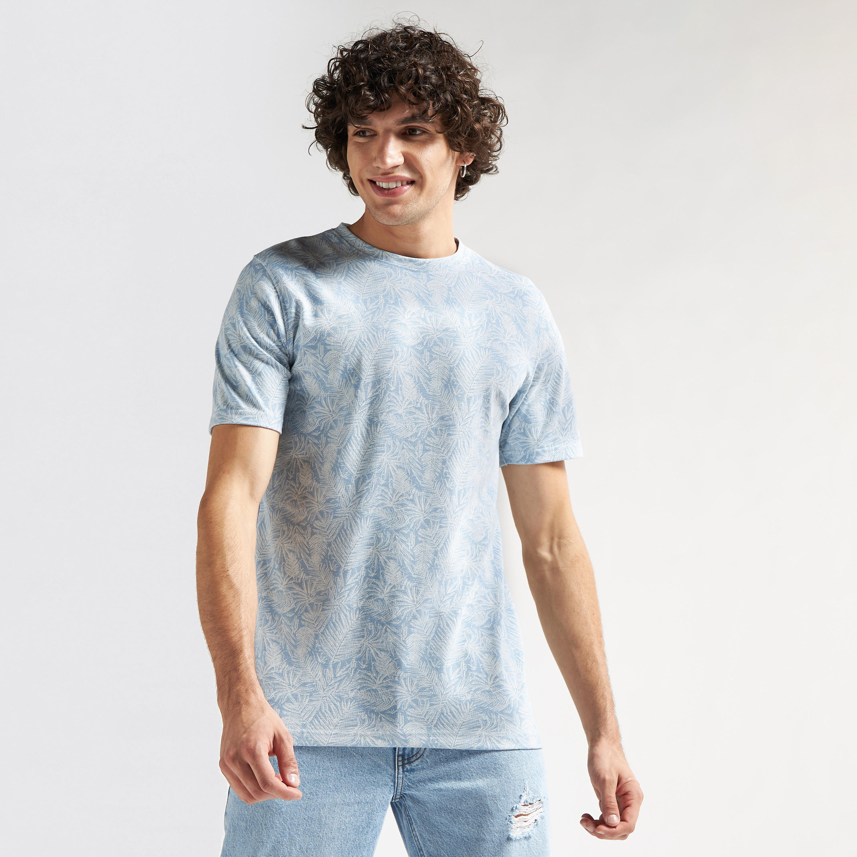 تيشيرت بارز الملمس بياقة ضيّقة وأكمام قصيرة وطبعات-men-clothing-tshirtsandpolos-tshirts-image-1