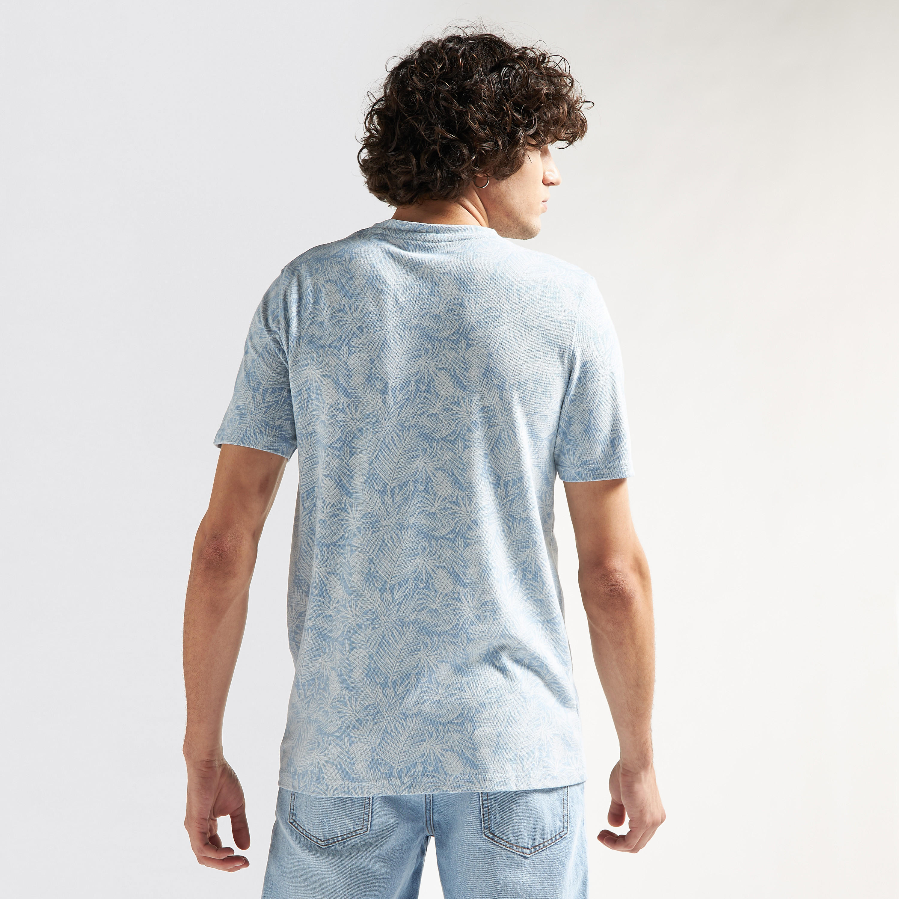 تيشيرت بارز الملمس بياقة ضيّقة وأكمام قصيرة وطبعات-men-clothing-tshirtsandpolos-tshirts-image-3