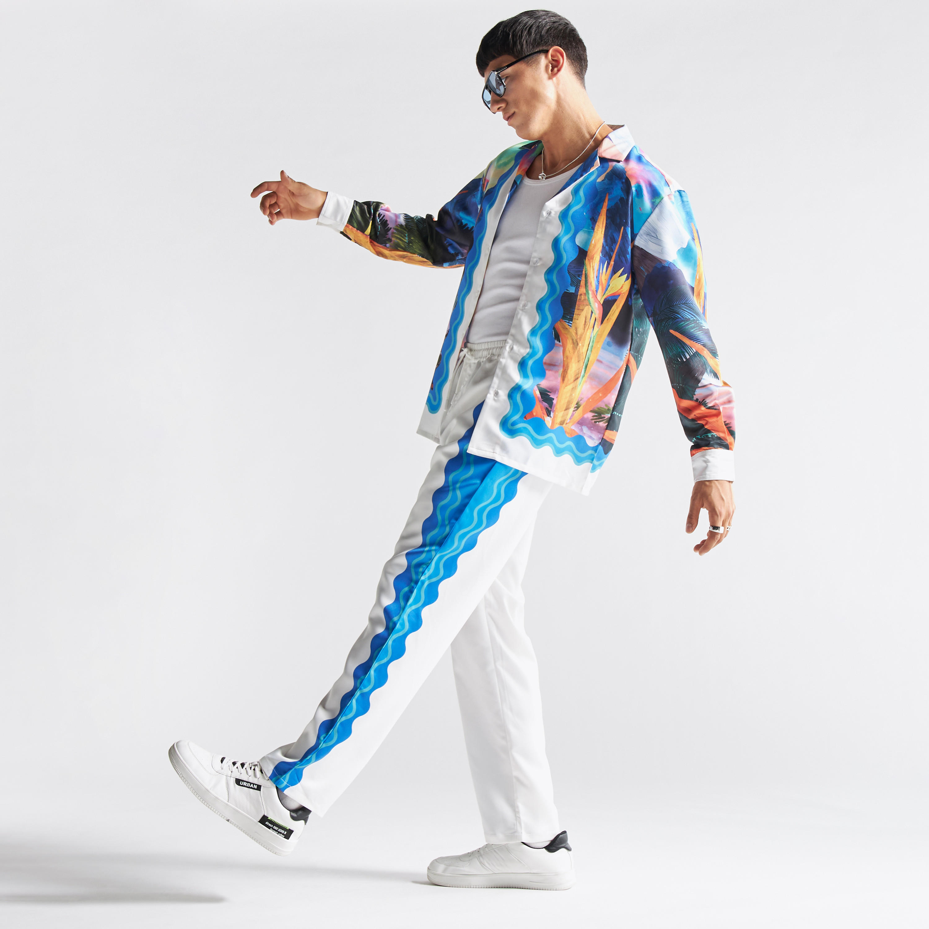 بنطلون رياضي بطبعات وجيوب ورباط إغلاق-men-clothing-bottoms-joggers-image-3