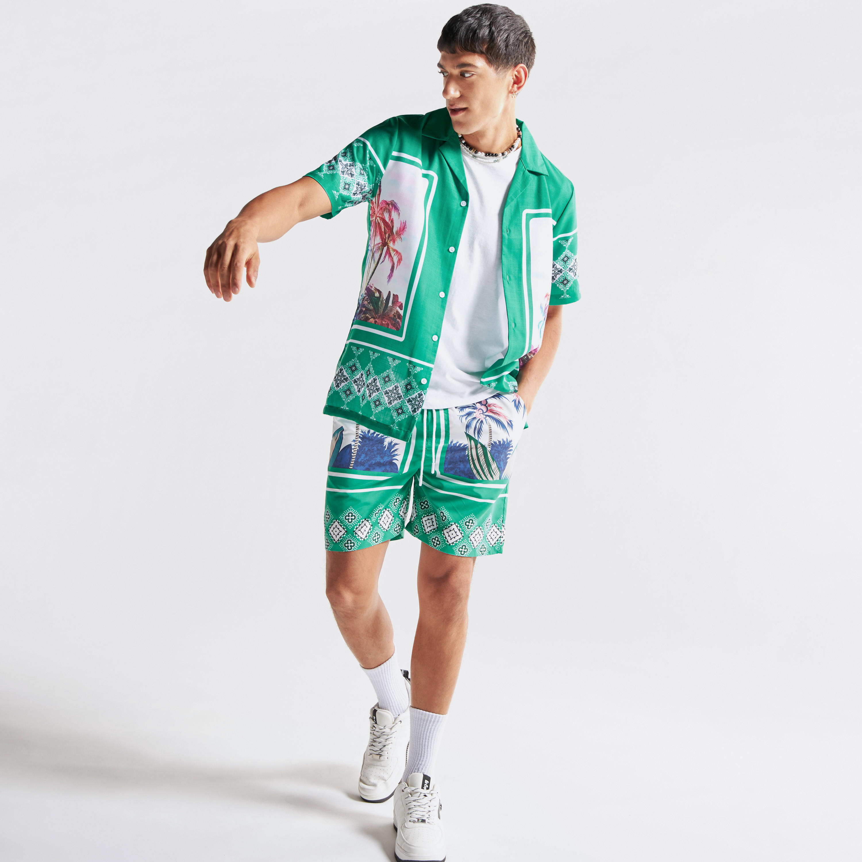 Printed Shorts with Drawstring Closure and Pockets-men-clothing-bottoms-shorts-image-2