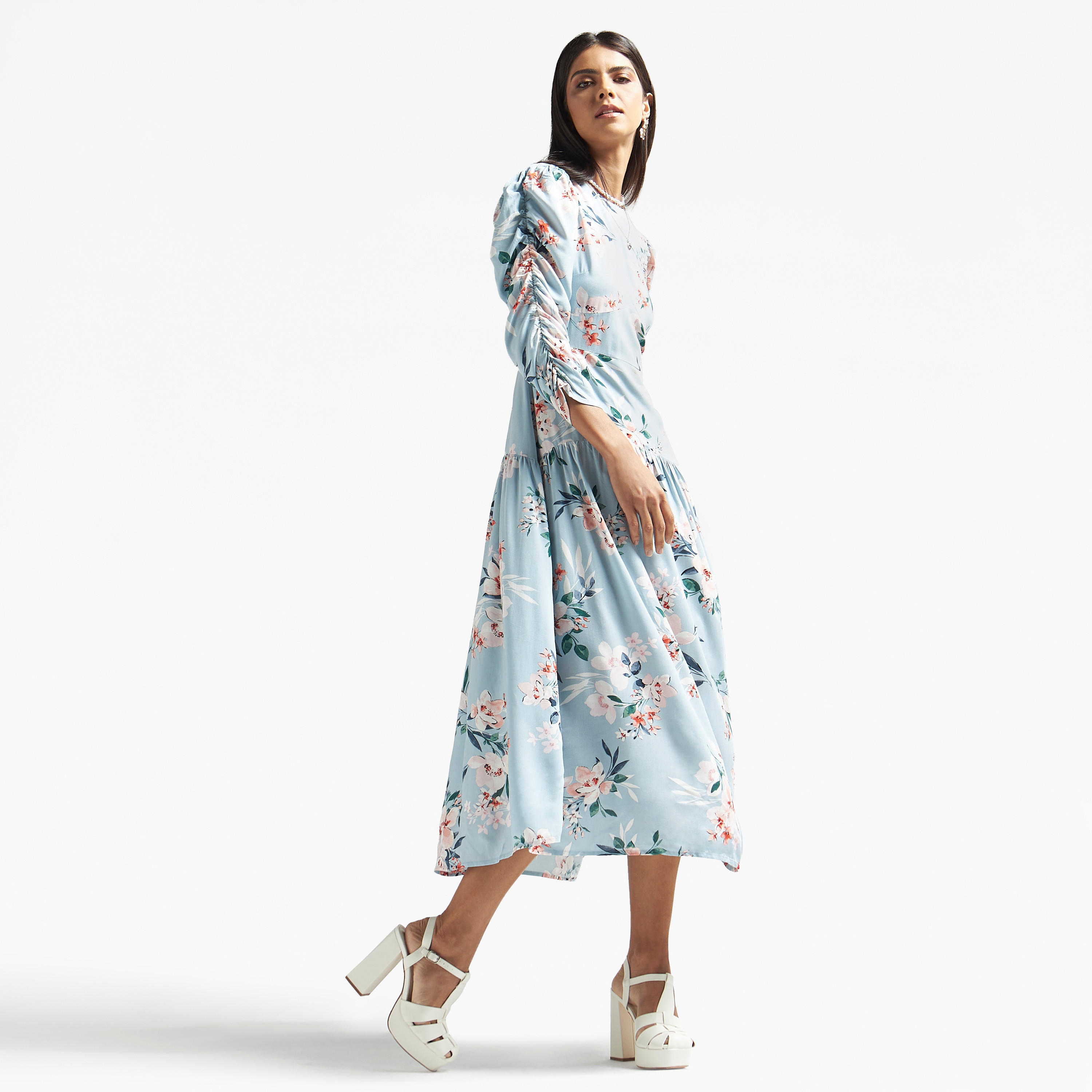 فستان بطبعات زهور وكشكش-women-clothing-dresses-image-2