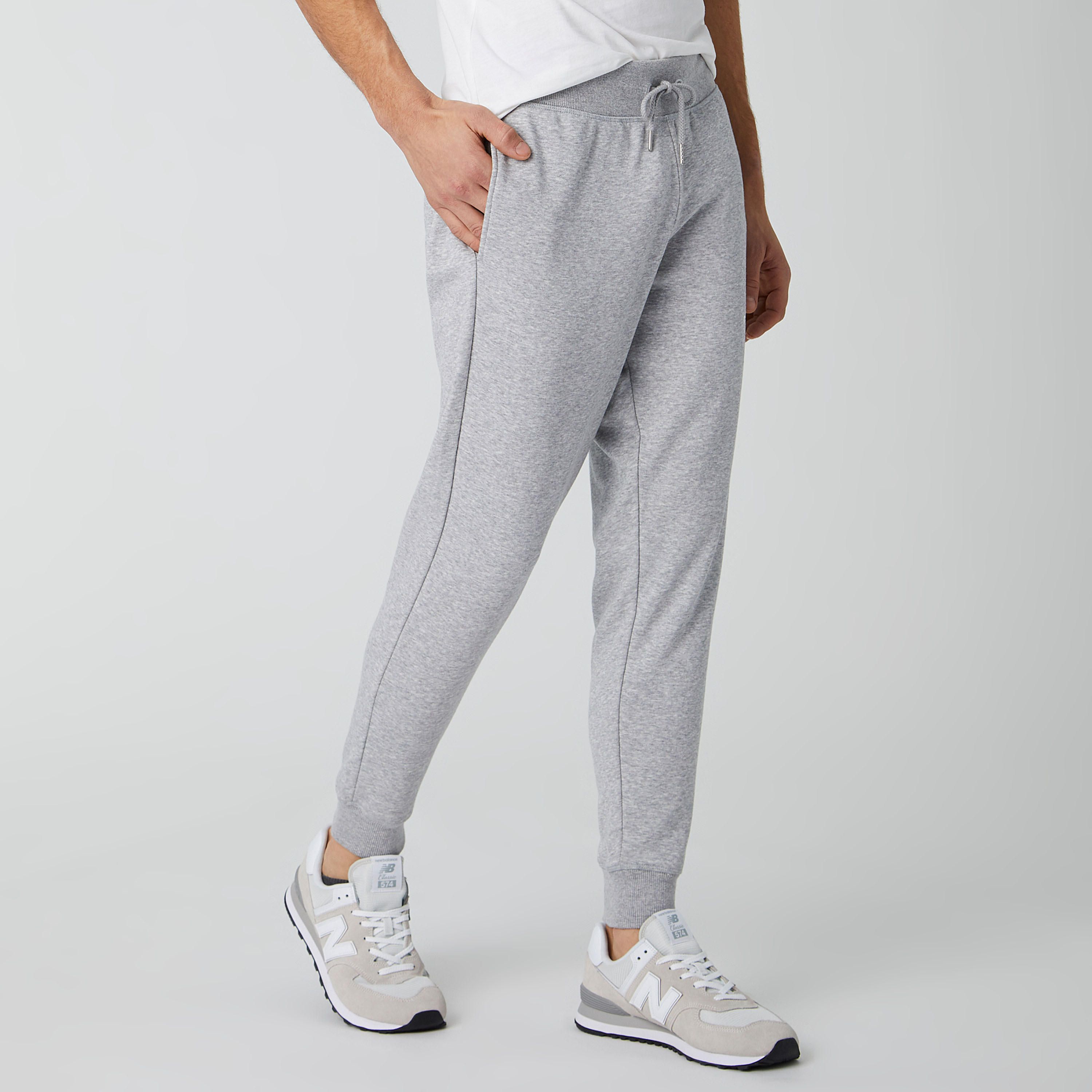 بنطلون رياضي بطبعات شعار ورباط للإغلاق من نيو بالانس-men-clothing-bottoms-joggers-image-5