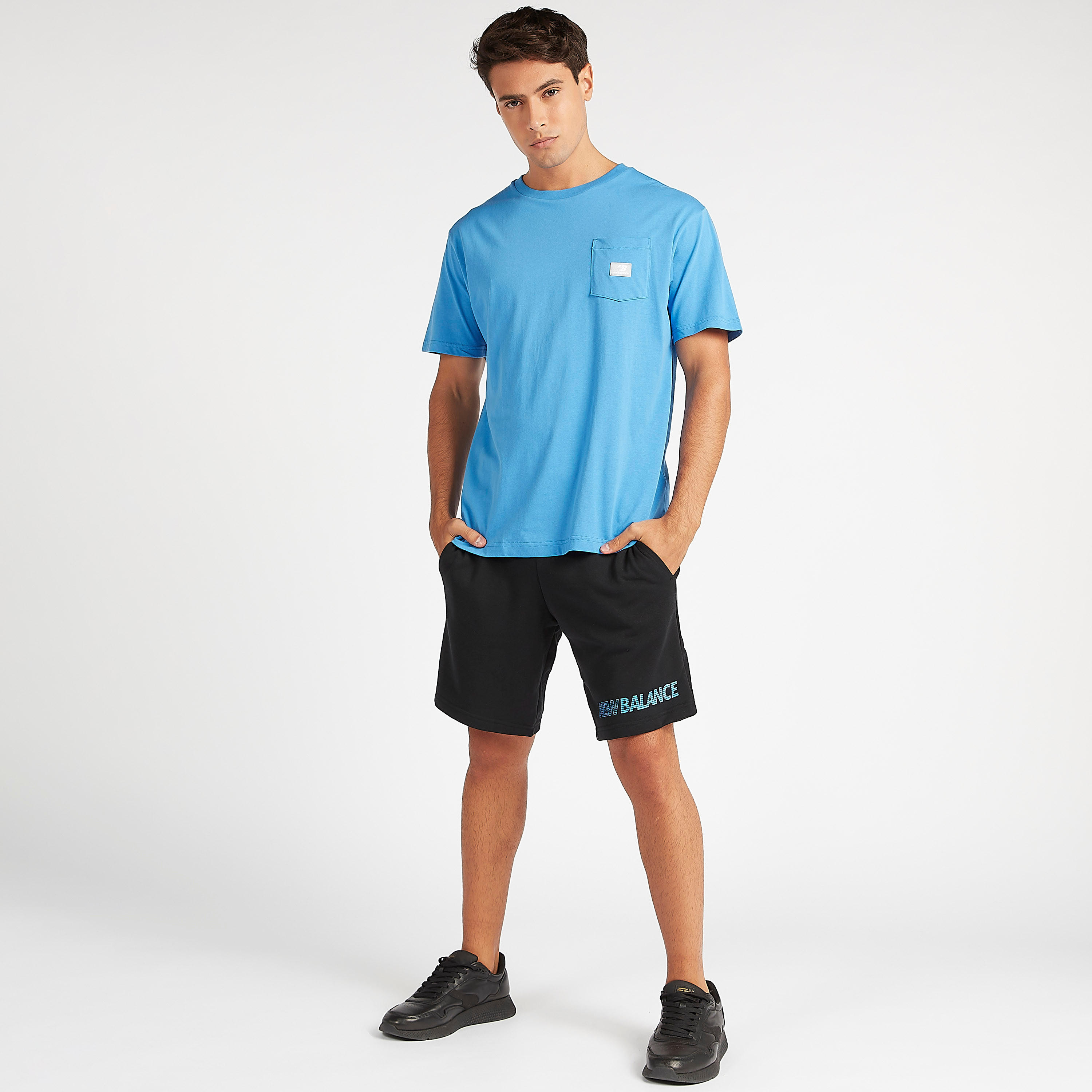 شورت برباط إغلاق و طبعات نيو بالانس إسينشيال-men-clothing-sportswearandactivewear-bottoms-image-2