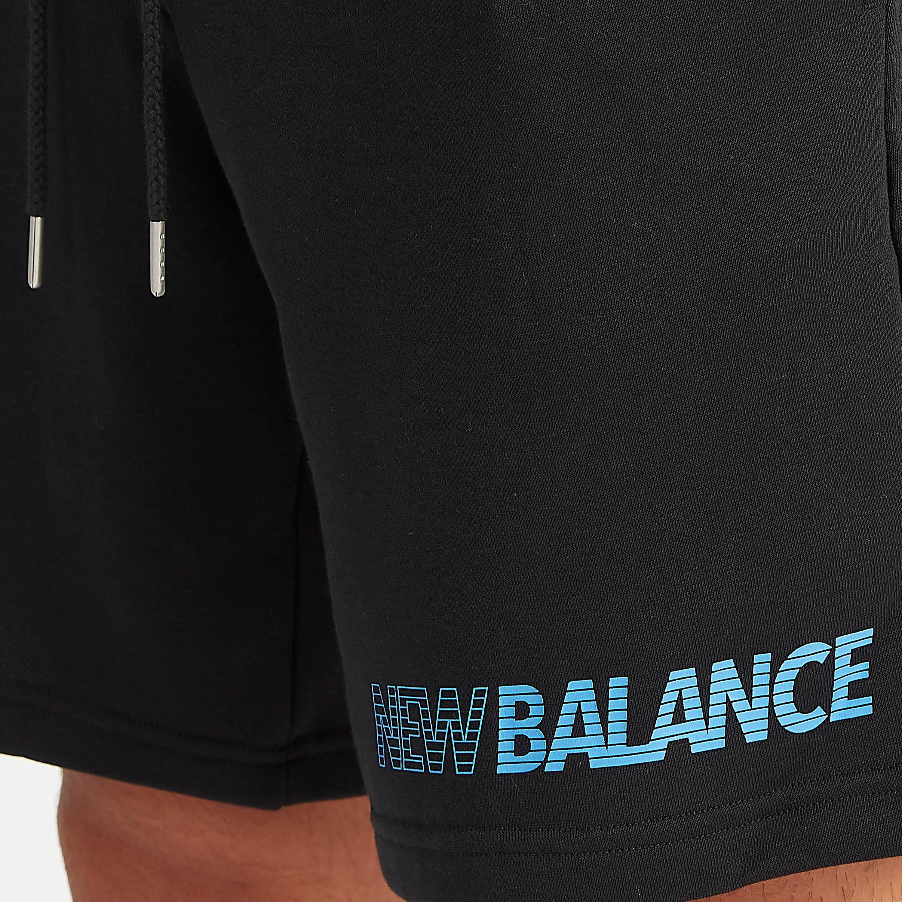 شورت برباط إغلاق و طبعات نيو بالانس إسينشيال-men-clothing-sportswearandactivewear-bottoms-image-3