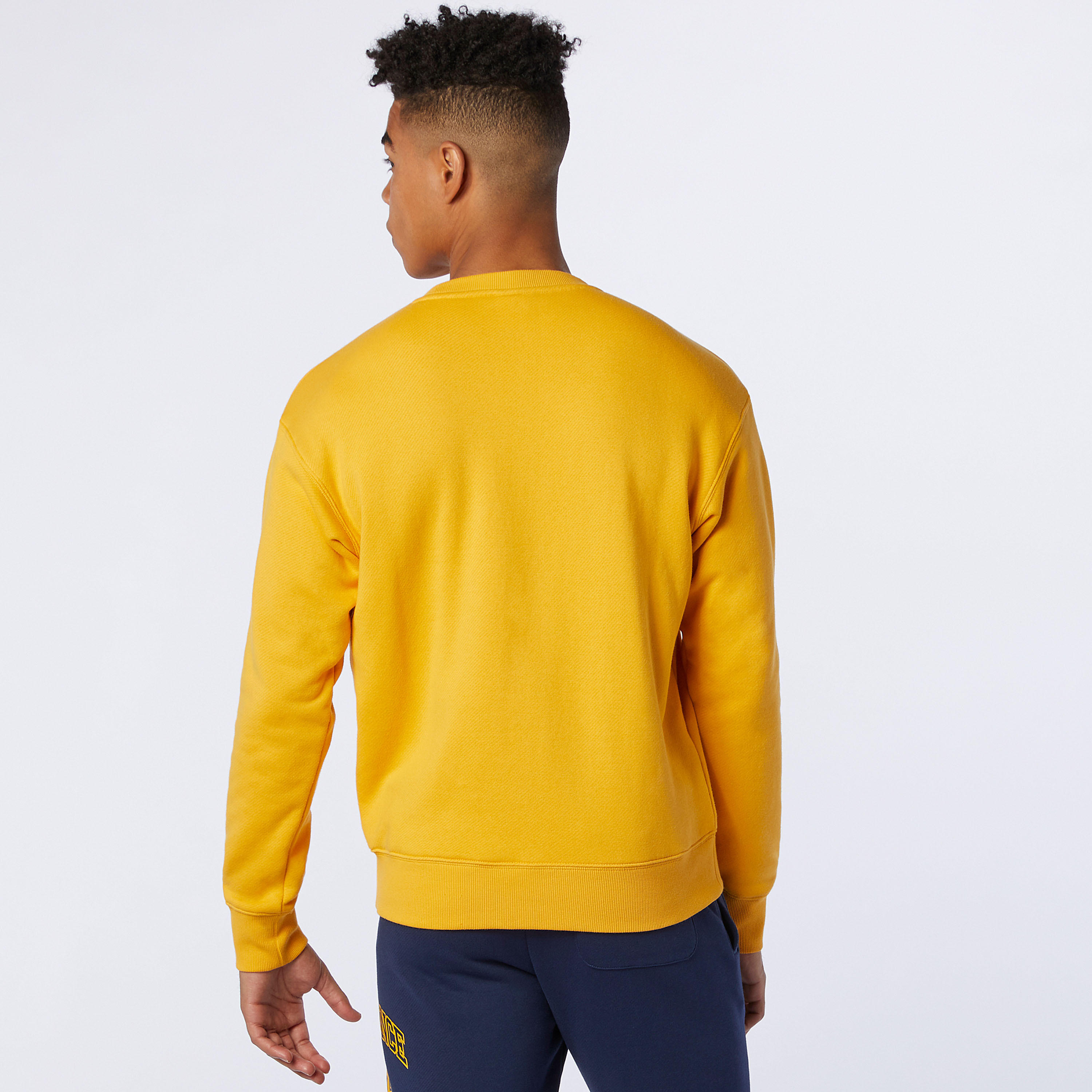 سويت شيرت بياقة ضيقة وأكمام طويلة وطبعات نيو بالانس-men-winterwear-hoodiesandsweatshirts-image-3