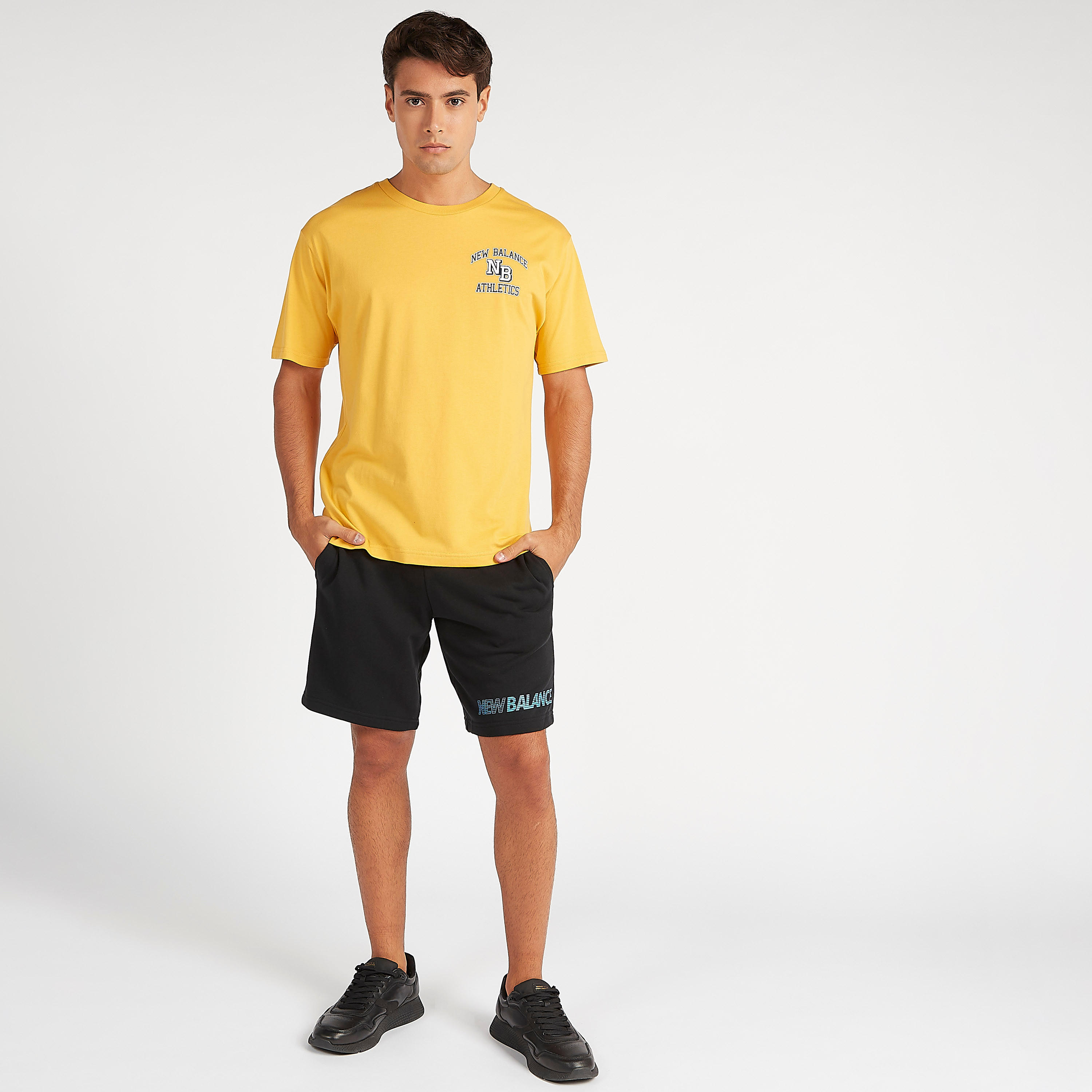 تيشيرت بأكمام قصيرة و طبعات أثليتيك فارسيتي من نيو بالانس-men-clothing-sportswearandactivewear-tshirtsandpolos-image-2