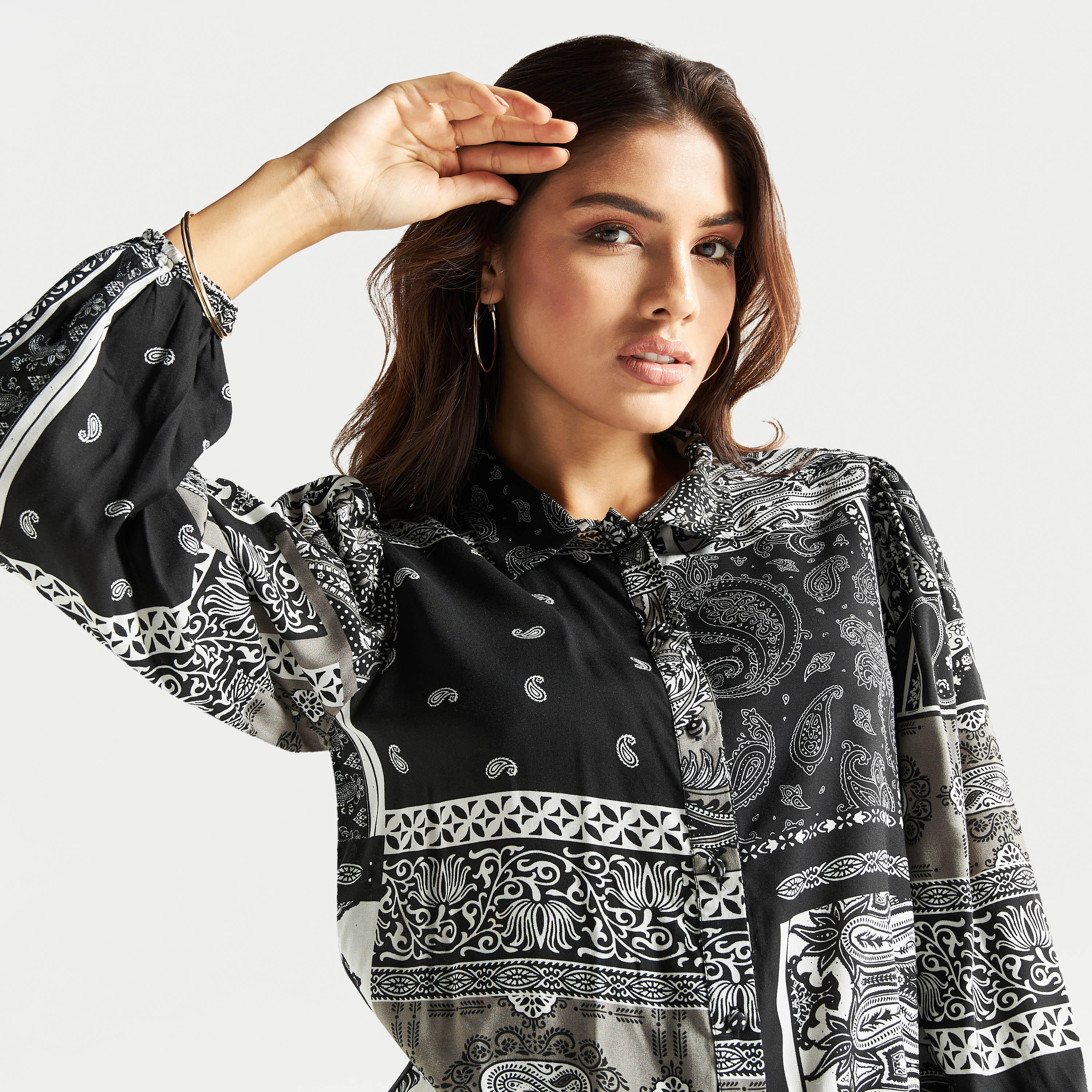 قميص بأكمام منفوخة وطبعات بيزلي-women-clothing-shirtsandblouses-shirts-image-4