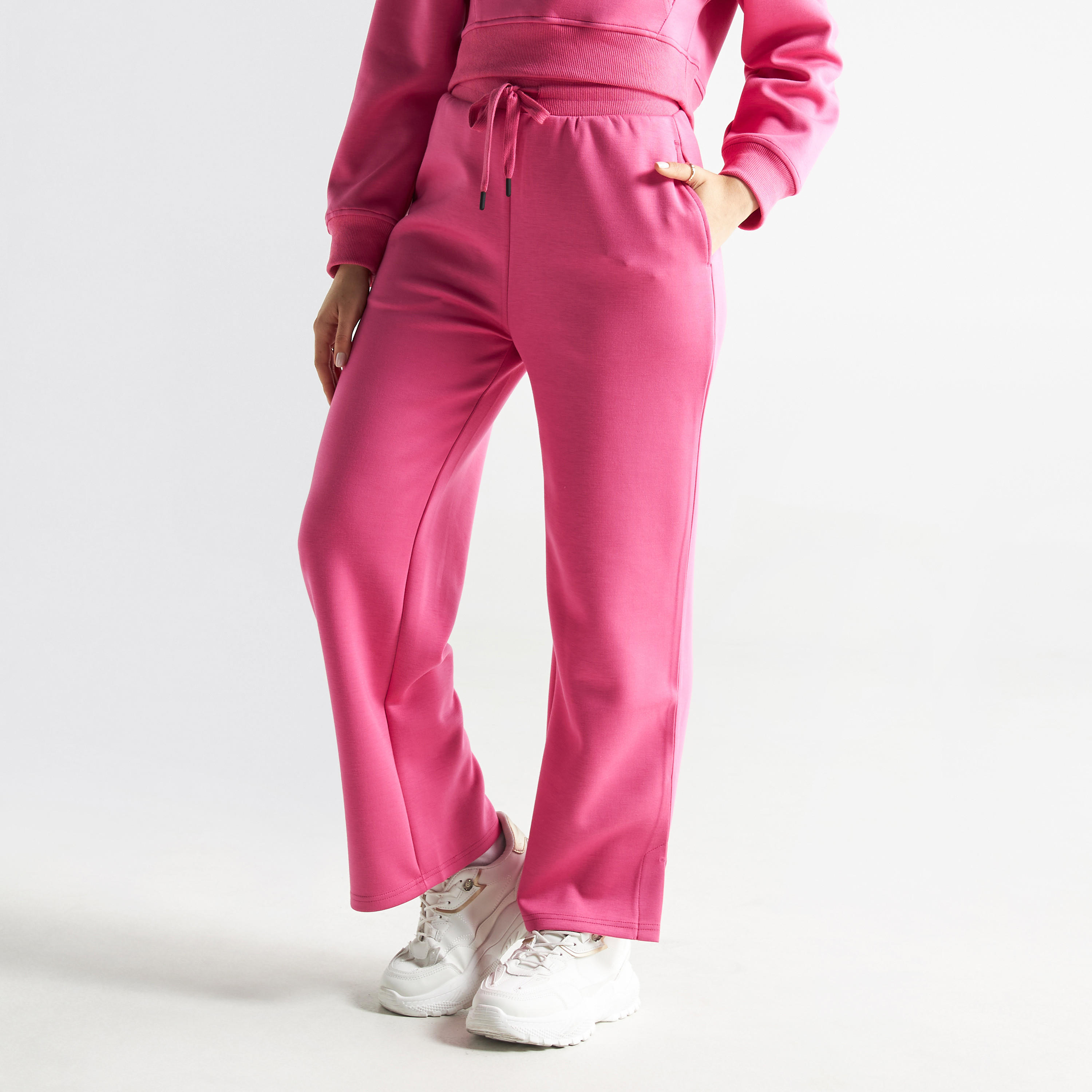 بنطلون سادة بقصّة مريحة ورباط إغلاق وجيوب-women-clothing-bottoms-trousers-image-4