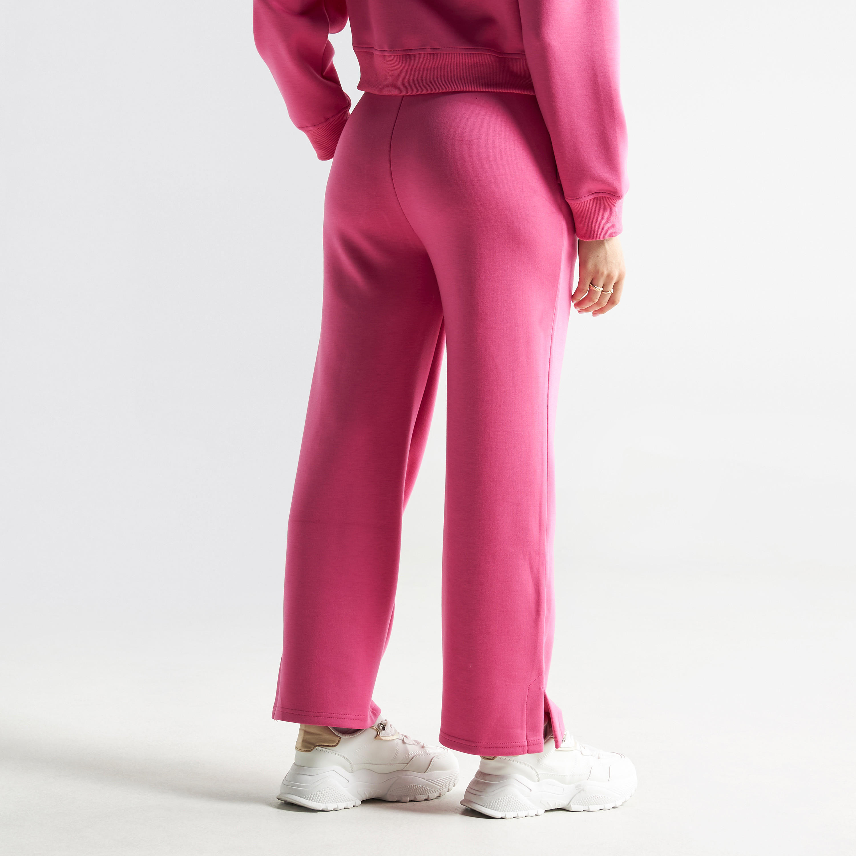 بنطلون سادة بقصّة مريحة ورباط إغلاق وجيوب-women-clothing-bottoms-trousers-image-2
